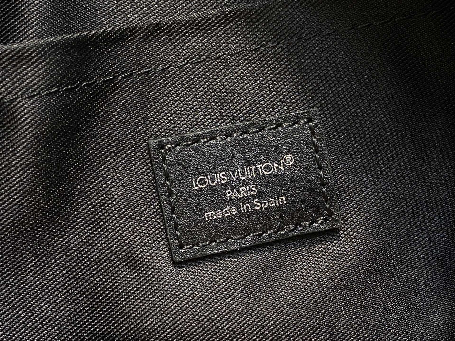 【顶级原单】.”，黑花丝印 男包枕头包 本款 Keepall 25 手袋 取材 Monogram Ecl