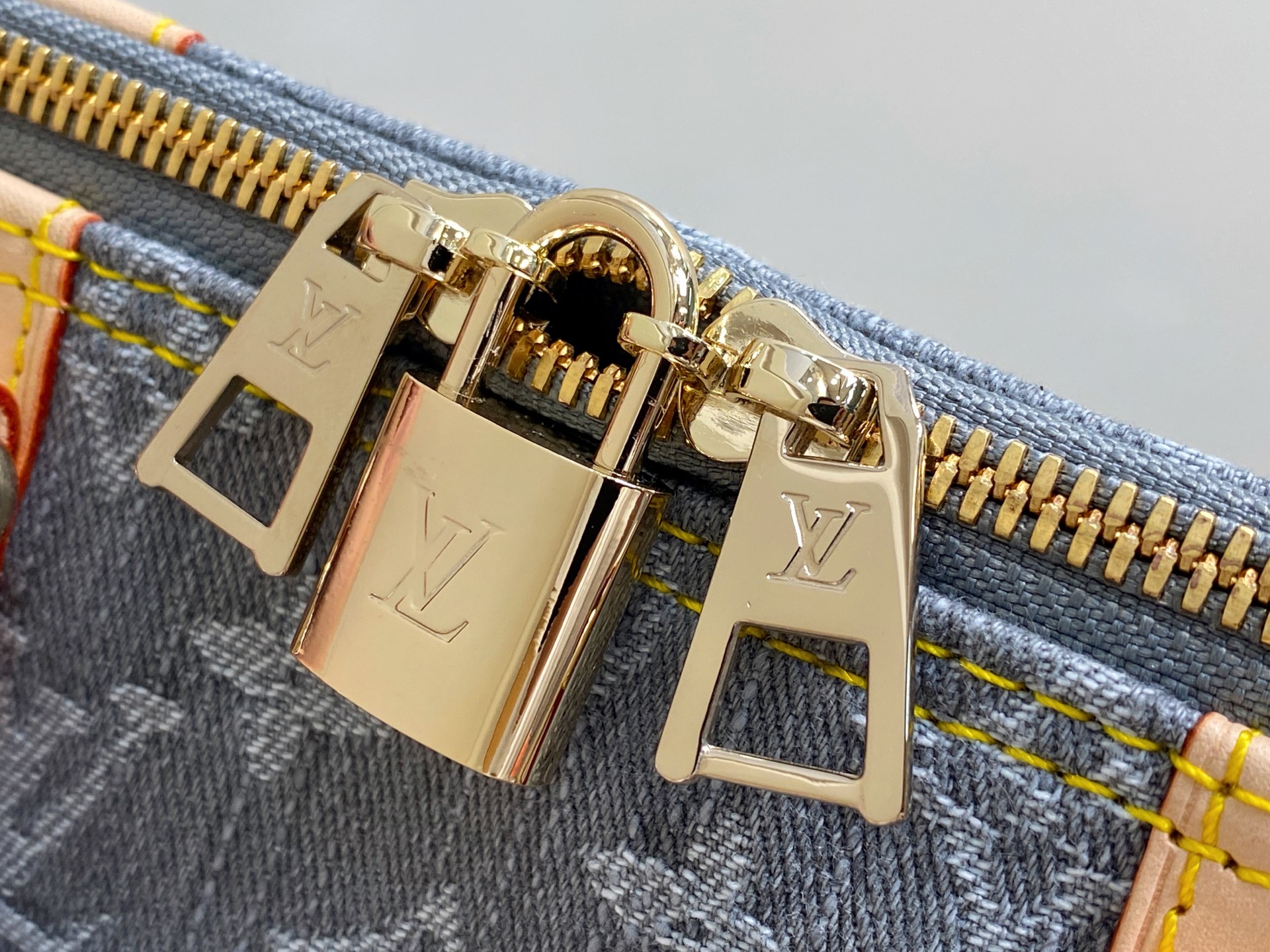 【顶级原单】M13748灰色 丹宁牛仔旅行袋 Keepall 45 旅行袋 这款精致的Keepall 4