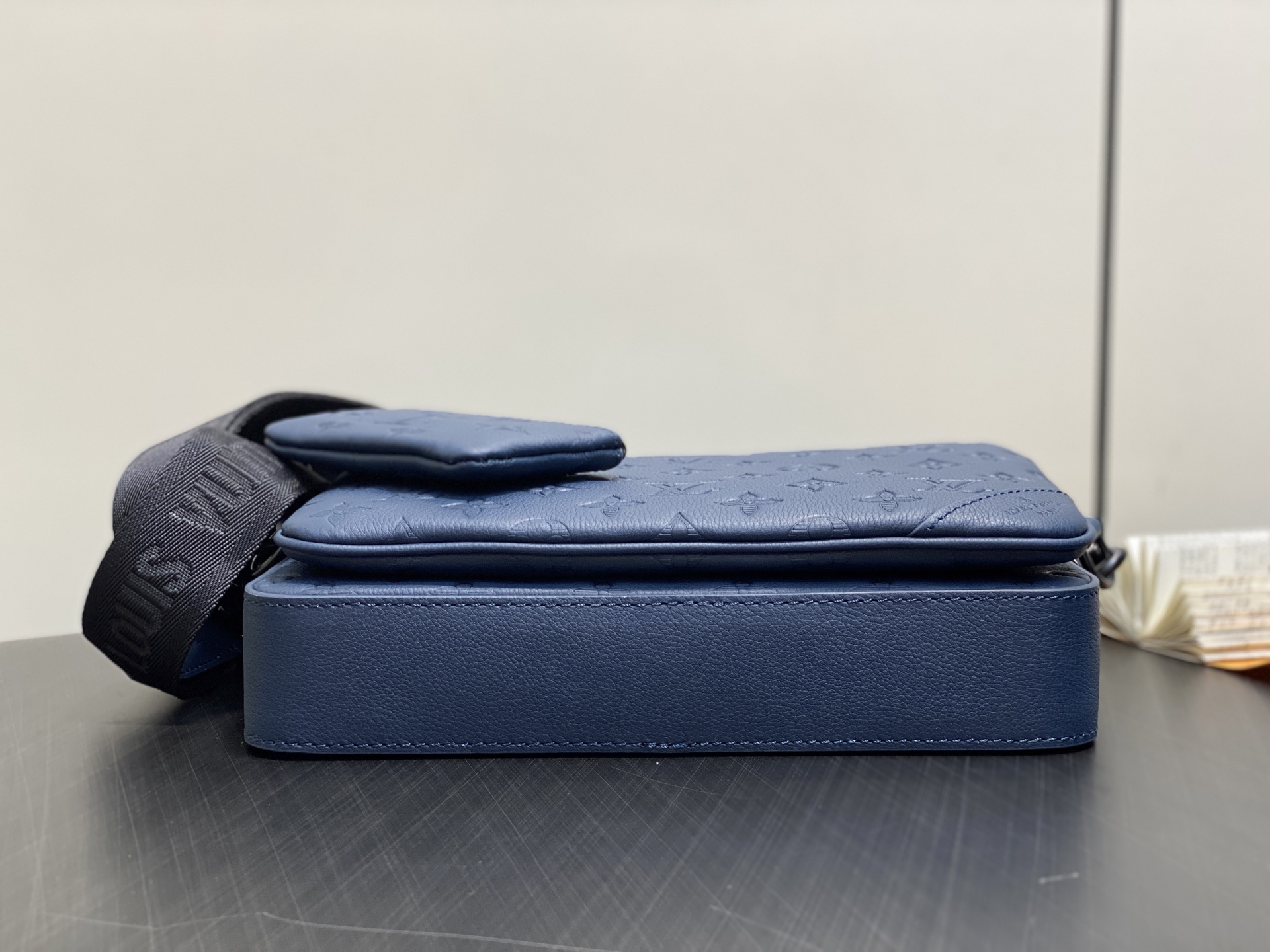 【顶级原单】M14785深蓝 全皮压花男包三件套 Trio 邮差包 取材柔软 Monogram Shad