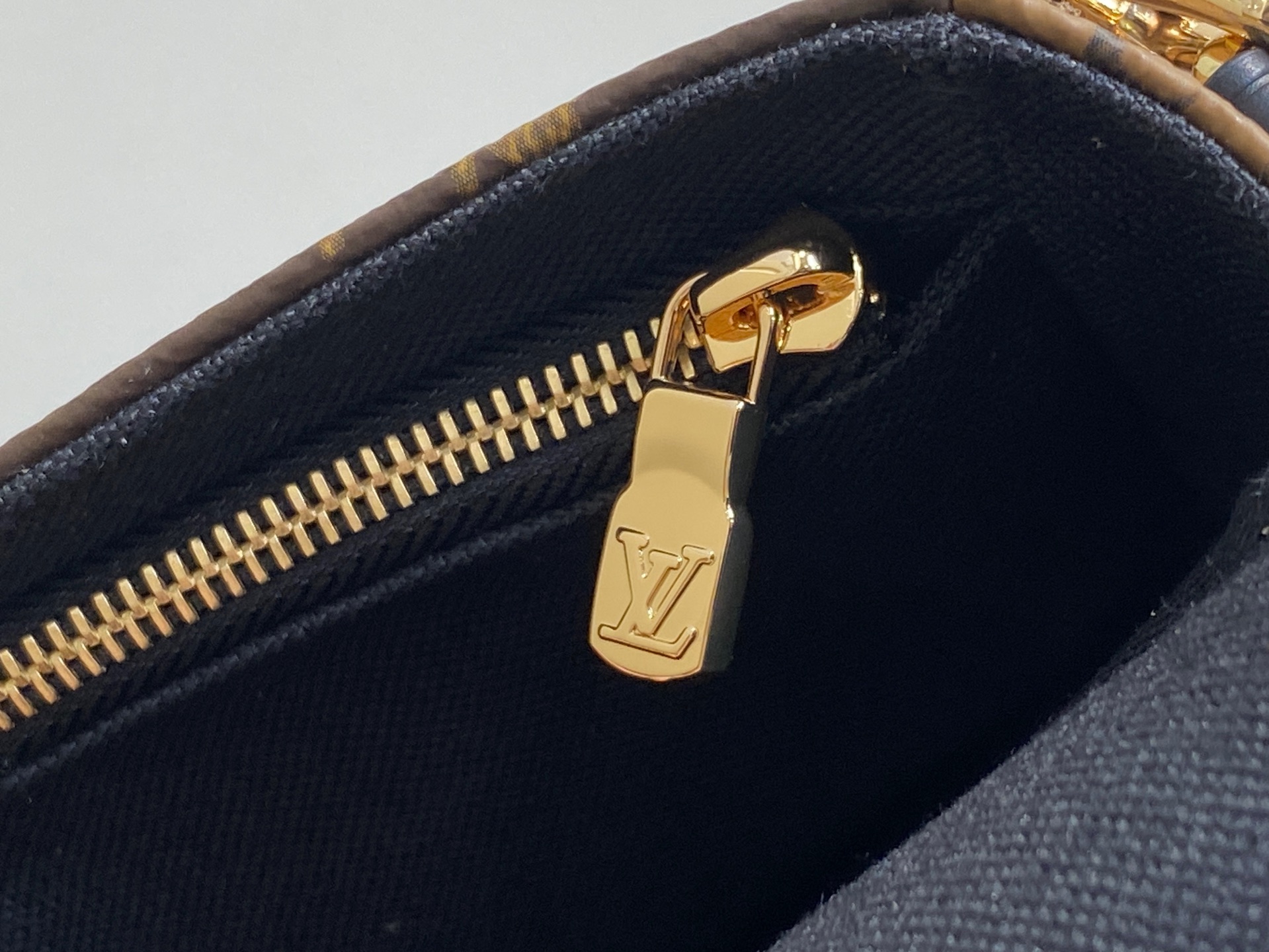 【顶级原单】M26587黄花 链条包系列 Wallet On Chain Ivy 手袋 M81911老花