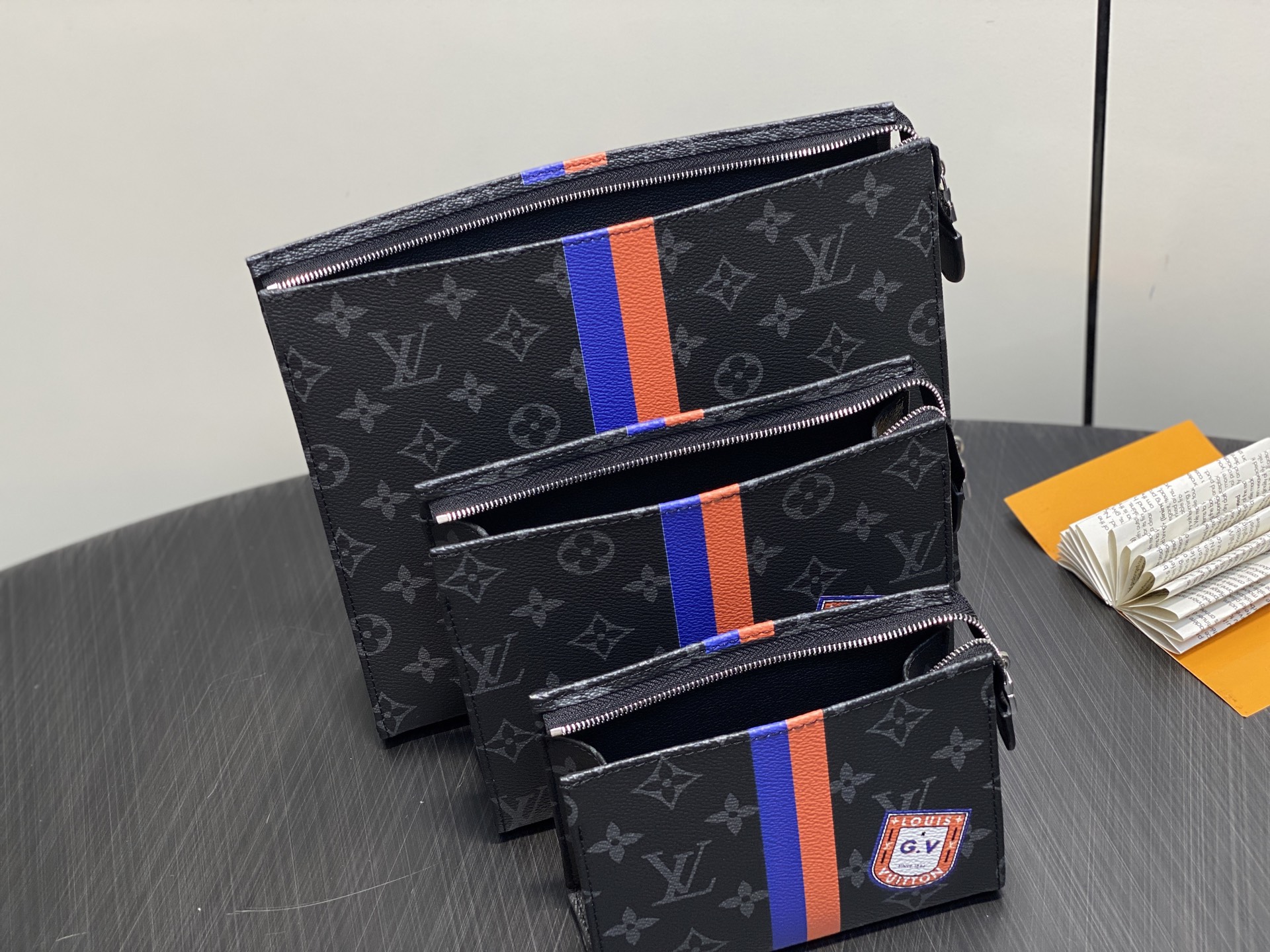 Louis Vuitton Trio Monogram Eclipse 20 x 25 x 5.5 cm everyday