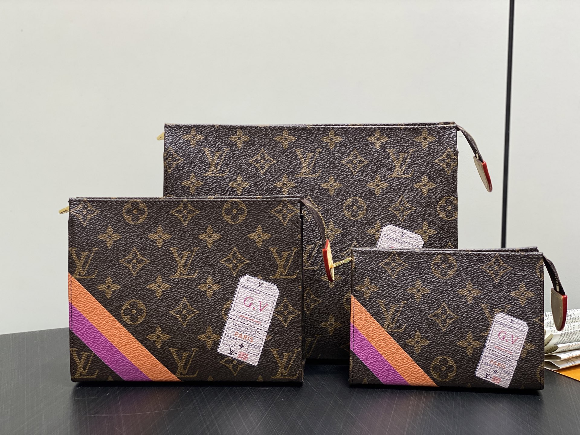 Louis Vuitton Trio Pouch Monogram Eclipse 20 x 5 x 25 cm everyday