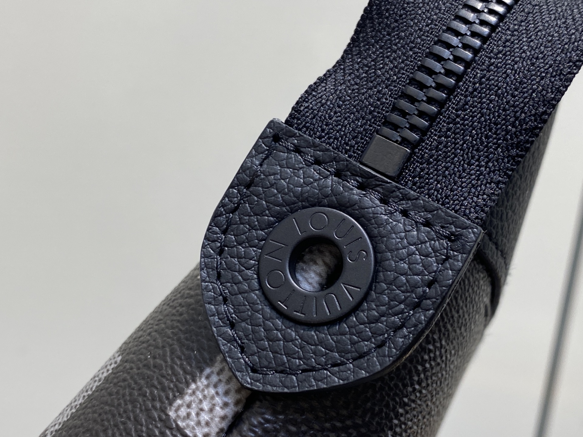 Louis Vuitton M14926 Black Damier Standard everyday