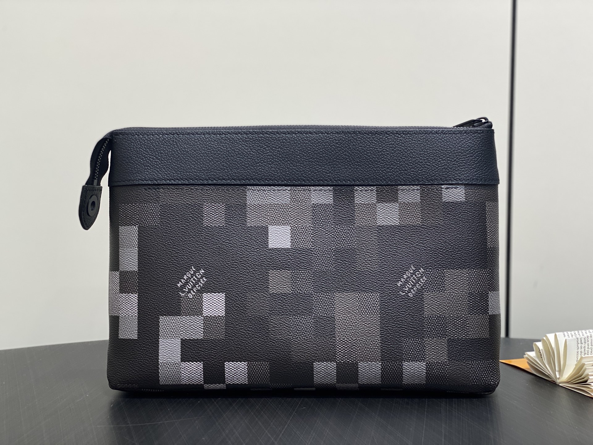 Louis Vuitton Pochette Voyage Souple Black Damoflage 21 x 7 5 x 30 cm everyday