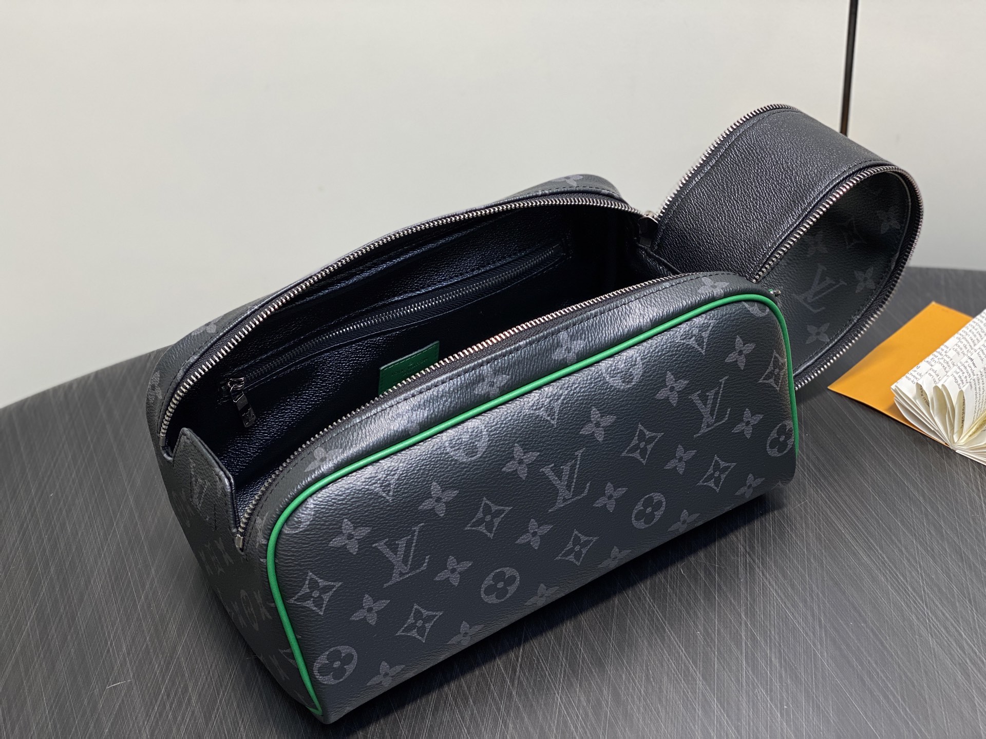 【顶级原单】M15246黑花绿色 洗漱包系列 DOPP KIT 盥洗袋 本款 Dopp Kit 盥洗袋取