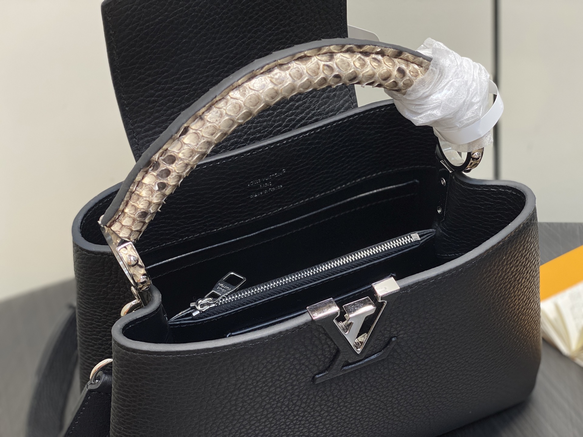 【顶级原单】N85513黑色蛇皮 全皮cap那英款系列 CAPUCINES BB 手袋 Capucine