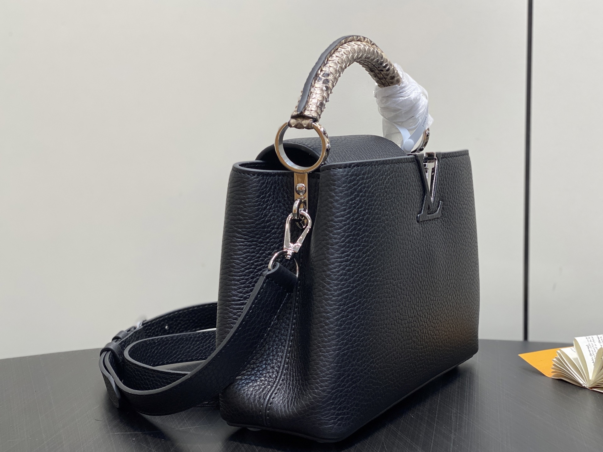 【顶级原单】N85513黑色蛇皮 全皮cap那英款系列 CAPUCINES BB 手袋 Capucine