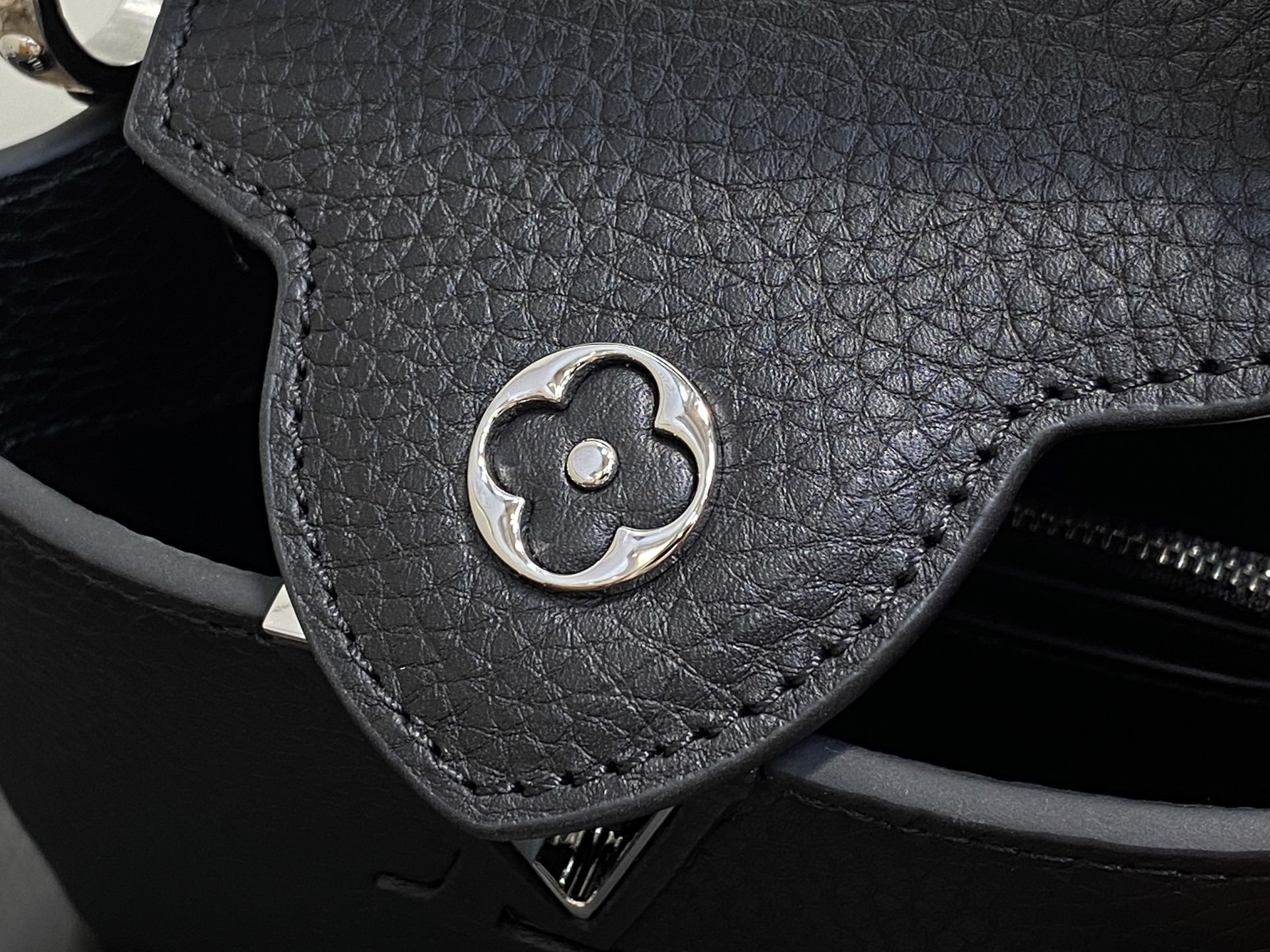 【顶级原单】N85513黑色蛇皮 全皮cap那英款系列 CAPUCINES 迷你手袋 Capucines