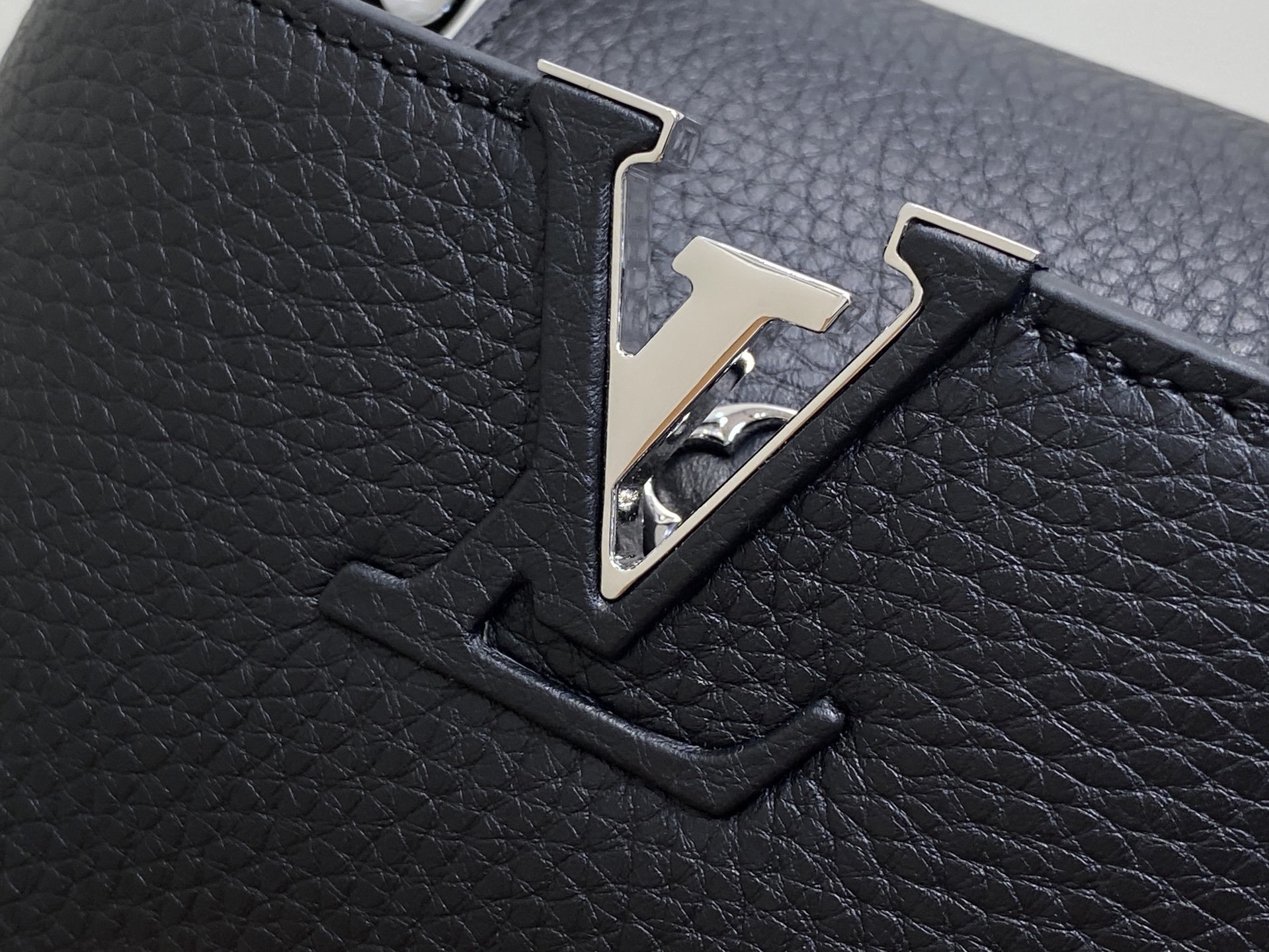 【顶级原单】N85513黑色蛇皮 全皮cap那英款系列 CAPUCINES 迷你手袋 Capucines