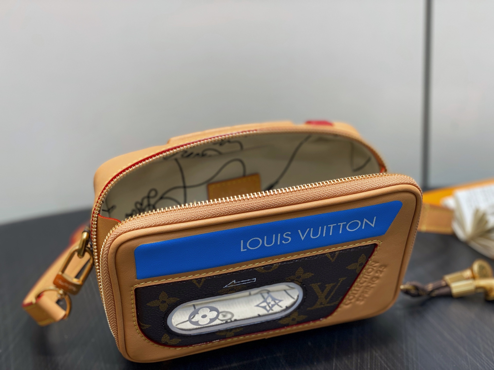 【顶级原单】M14062老花黄皮 复古录音机包 BALADEUR WEARABLE WALLET 手袋