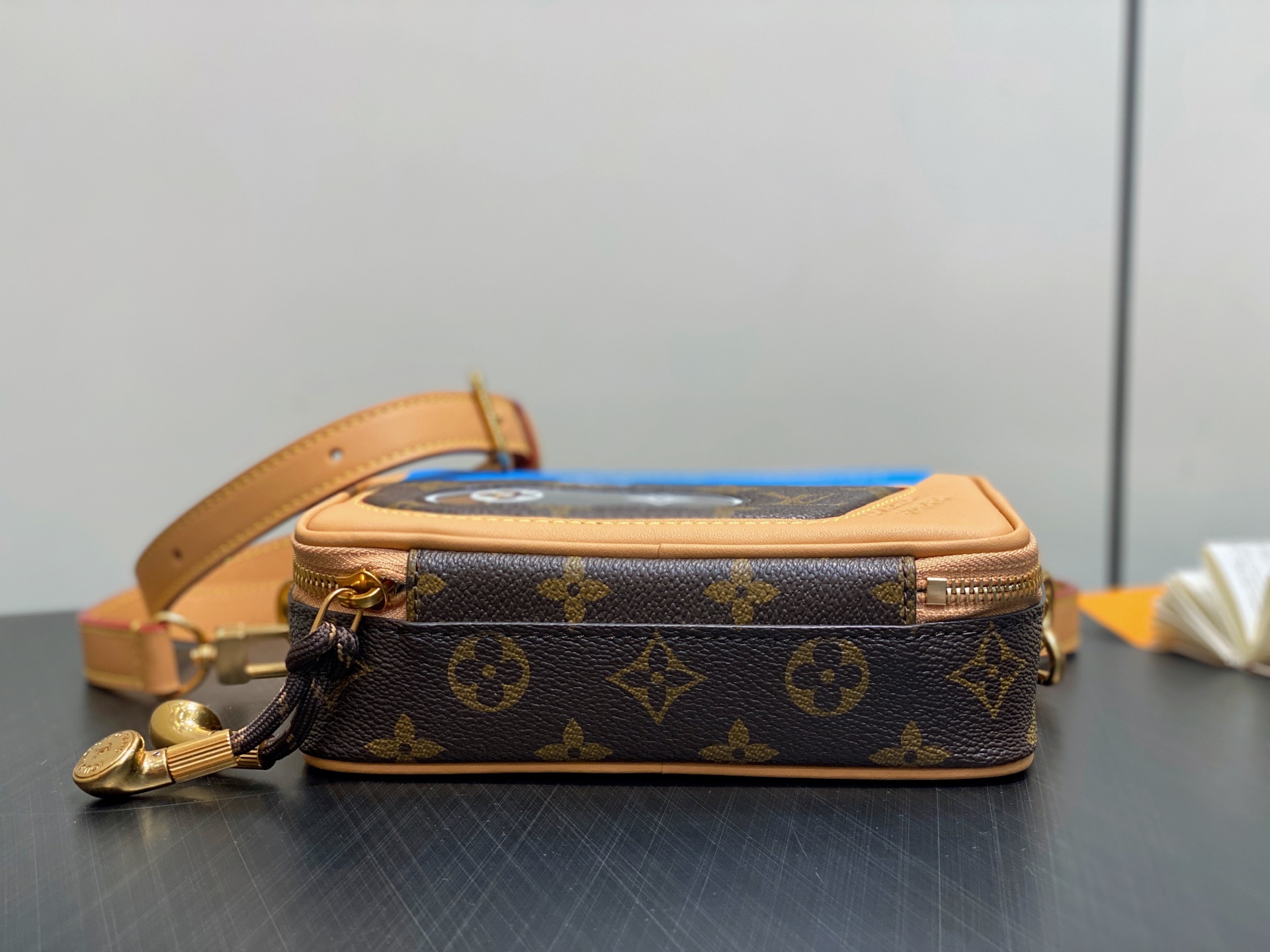 【顶级原单】M14062老花黄皮 复古录音机包 BALADEUR WEARABLE WALLET 手袋
