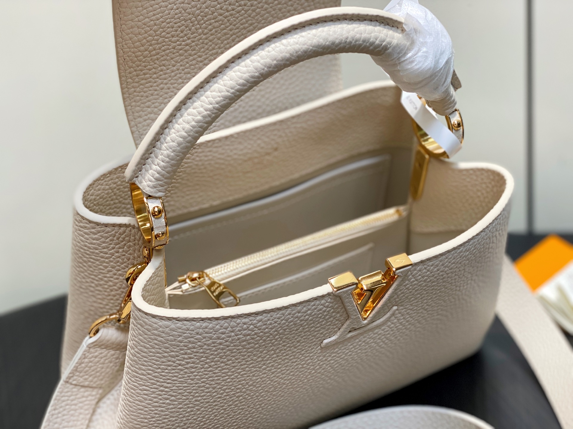 【顶级原单】M24545米白 全皮cap那英款系列 CAPUCINES BB手袋 M24727 Capu