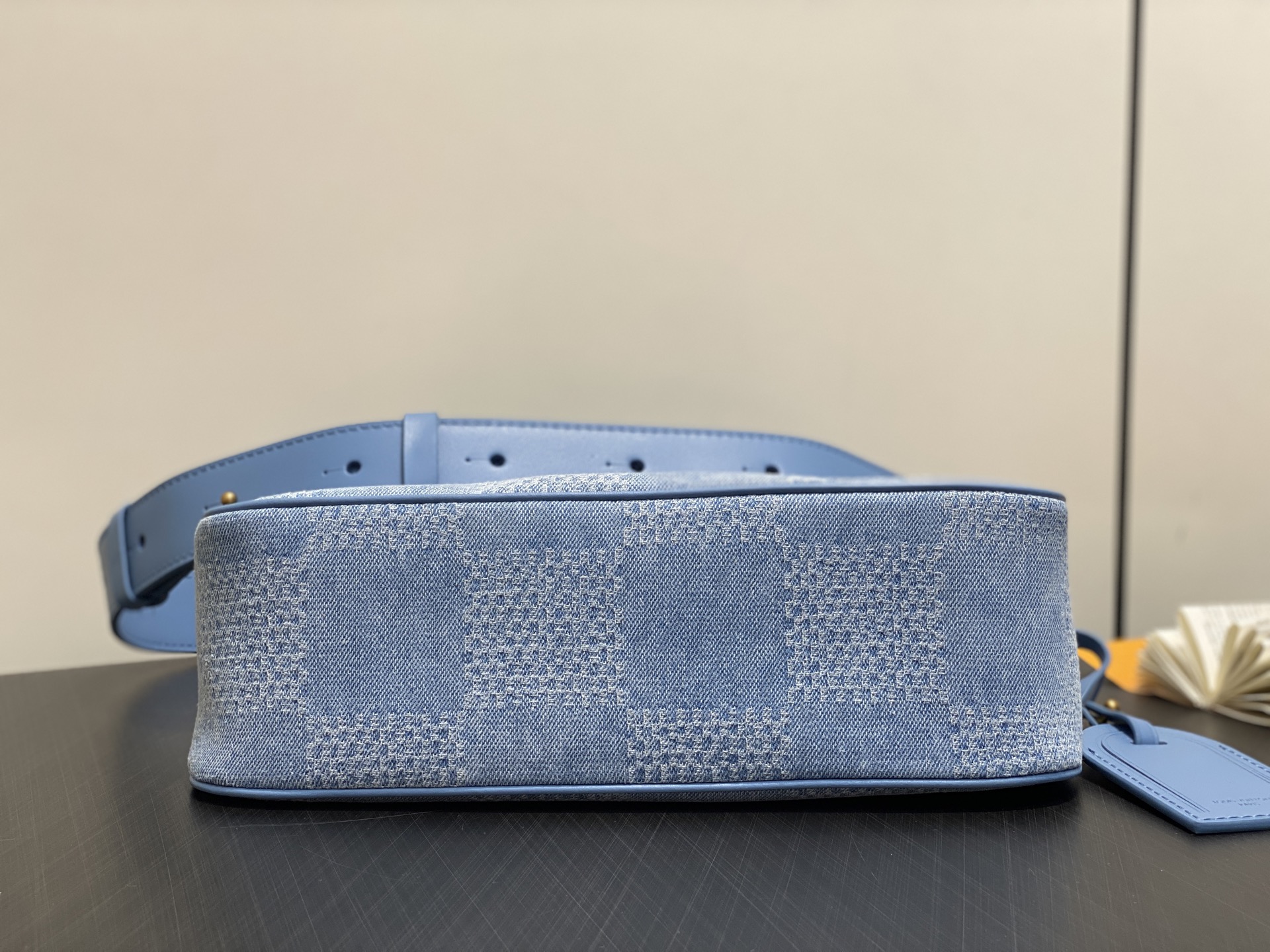 【顶级原单】N00204，N00240蓝色格子 丹宁牛仔男包邮差包 POCHETTE ACCESSOIR