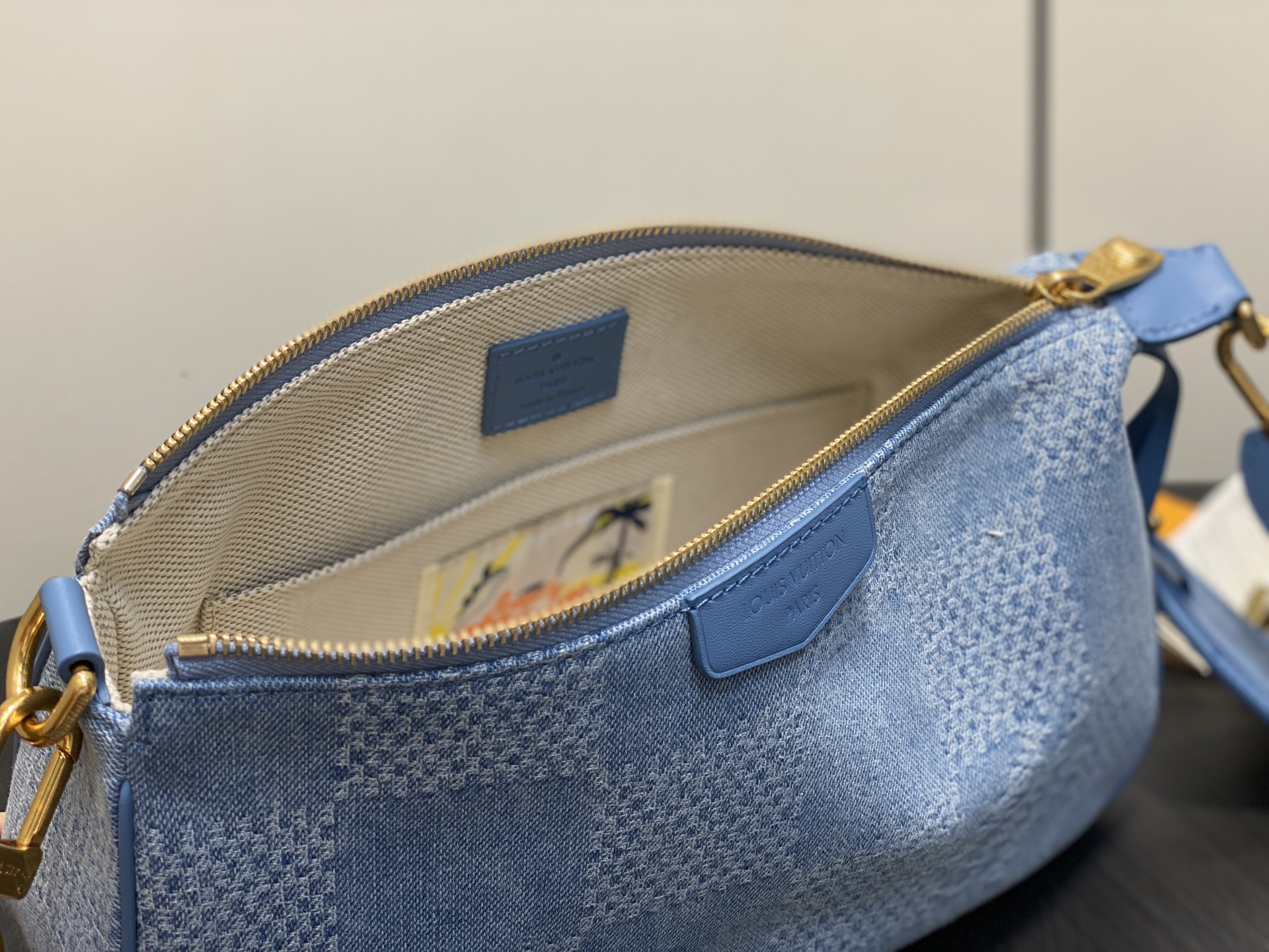 【顶级原单】N00204，N00240蓝色格子 丹宁牛仔男包邮差包 POCHETTE ACCESSOIR