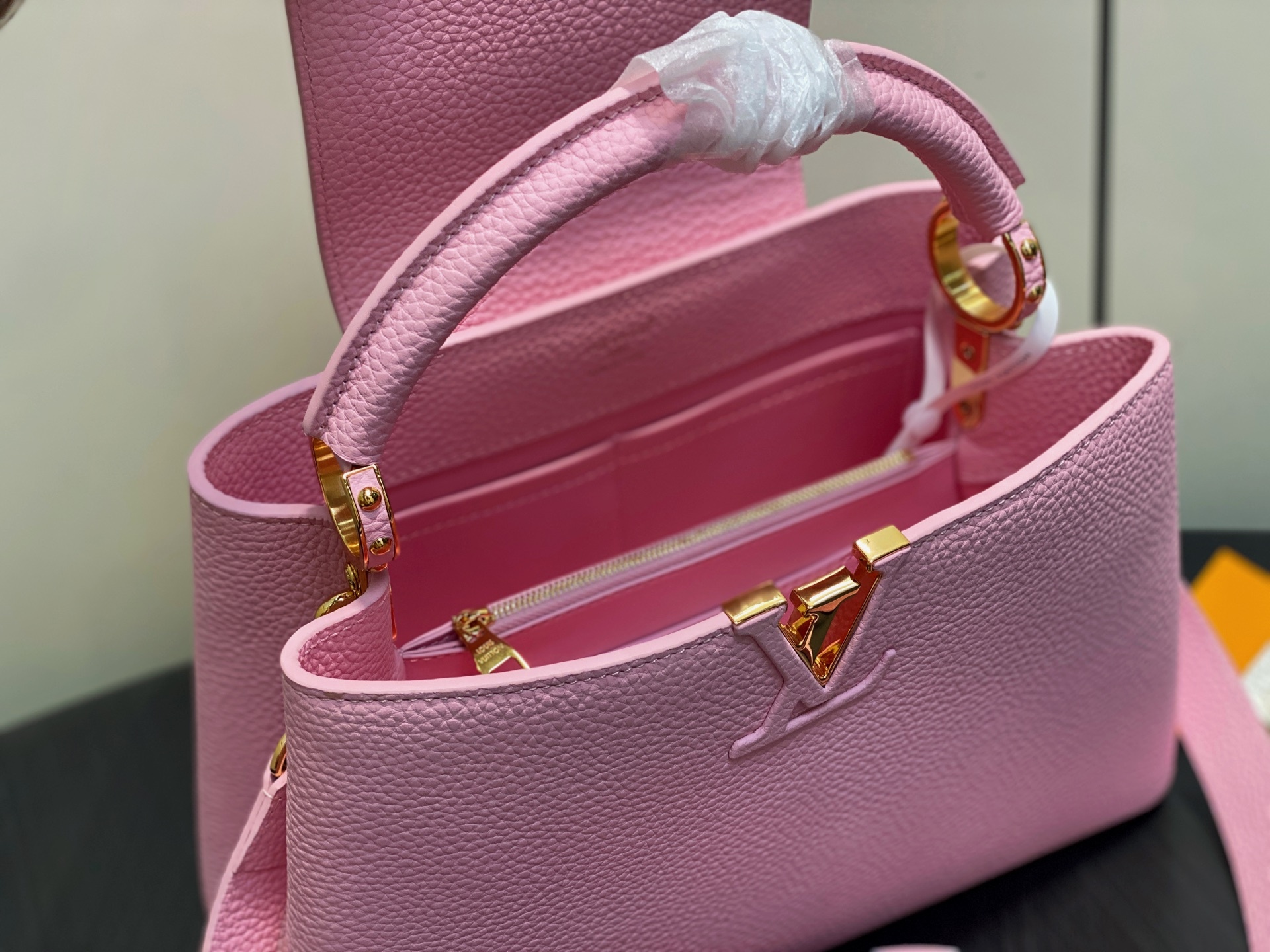 【顶级原单】M24545茉莉粉 全皮cap那英款系列 CAPUCINES 中号手袋 Capucines