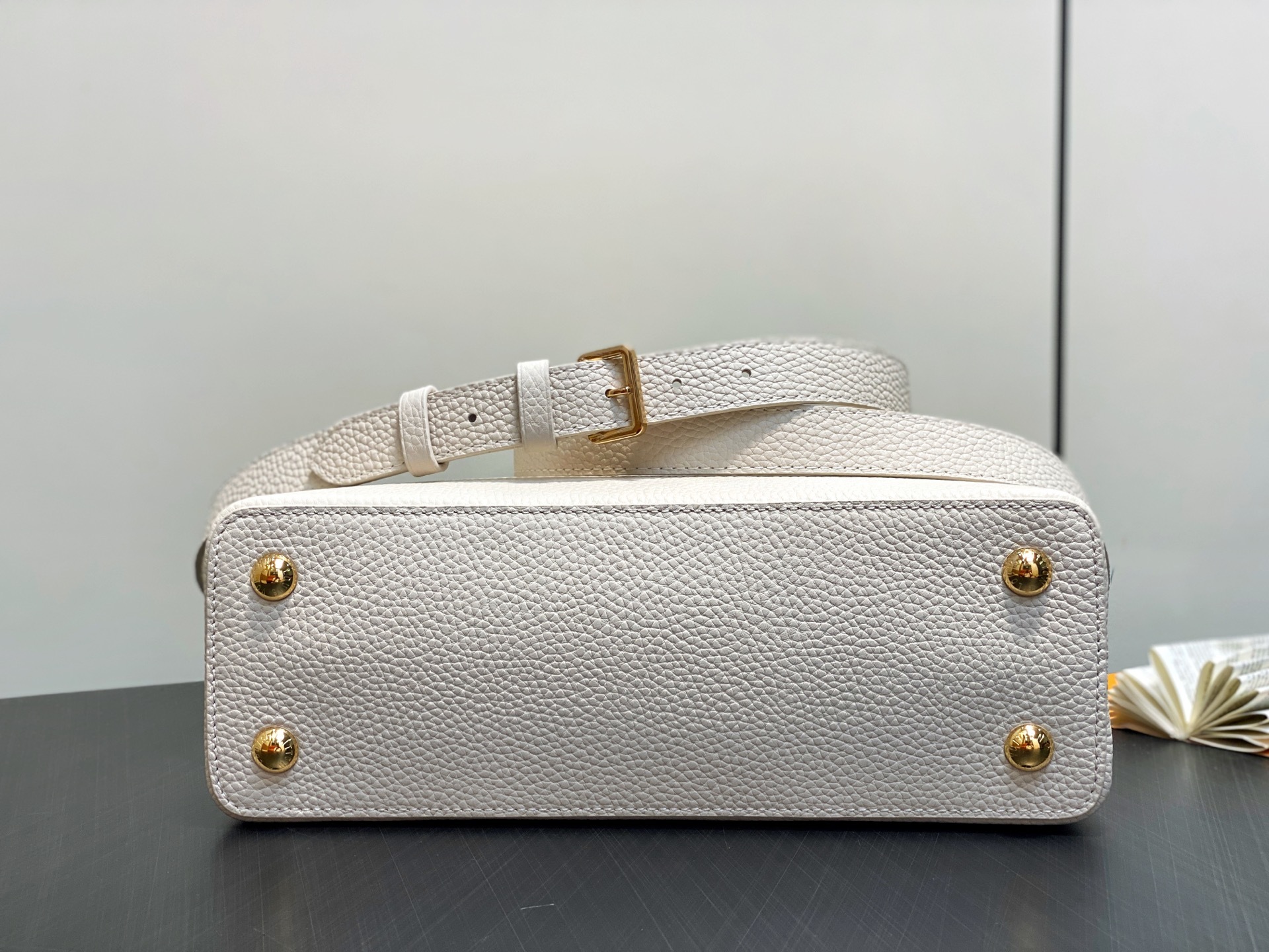 【顶级原单】M24545米白色 全皮cap那英款系列 CAPUCINES 中号手袋 Capucines