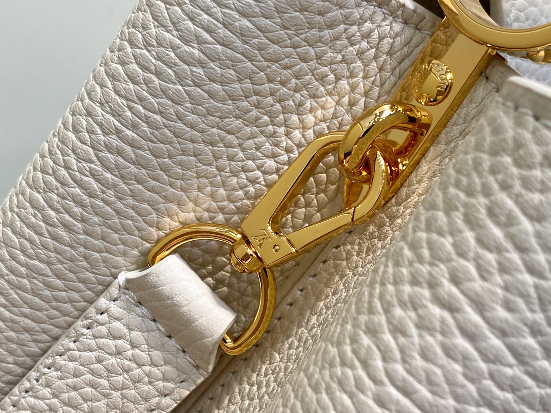 【顶级原单】M24545米白色 全皮cap那英款系列 CAPUCINES 中号手袋 Capucines