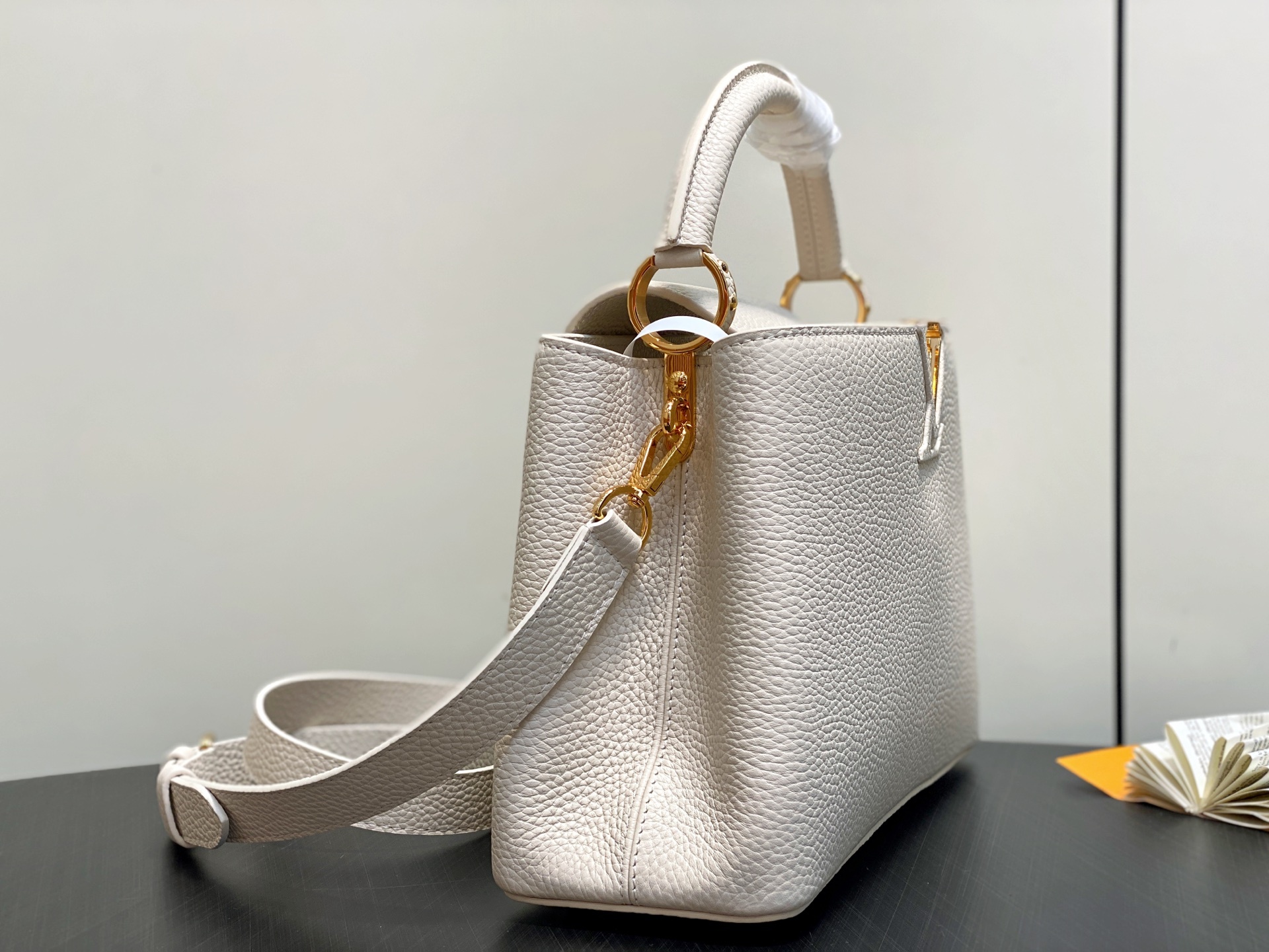 【顶级原单】M24545米白色 全皮cap那英款系列 CAPUCINES 中号手袋 Capucines