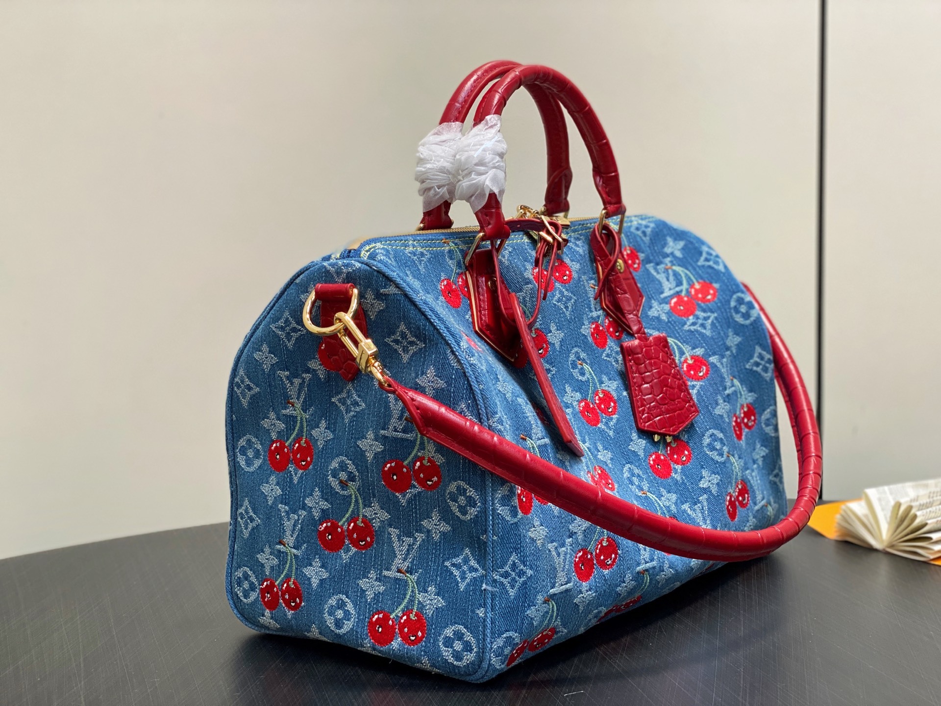 【顶级原单】N87627蓝色丹宁牛仔 刺绣樱桃枕头包配鳄鱼纹 Speedy Soft 30 手袋 本款