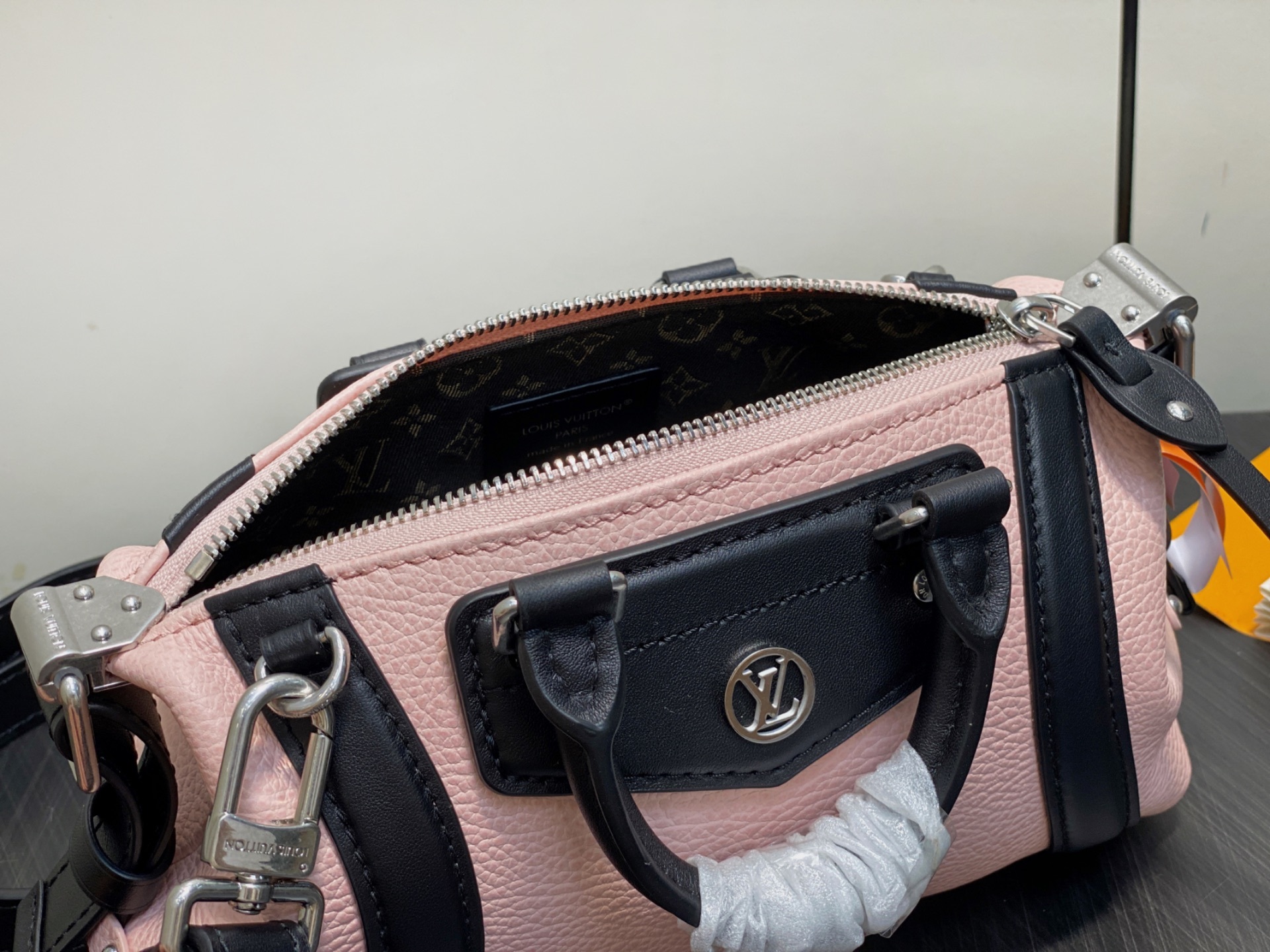 【顶级原单】M25566浅粉色 全皮机车包 NANO LV BIKER 手袋 LV Biker 迷你手袋