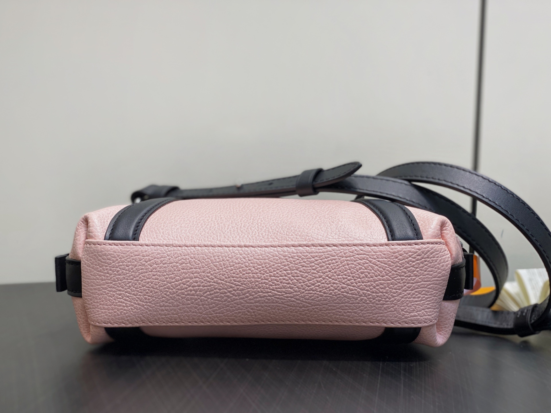 【顶级原单】M25566浅粉色 全皮机车包 NANO LV BIKER 手袋 LV Biker 迷你手袋