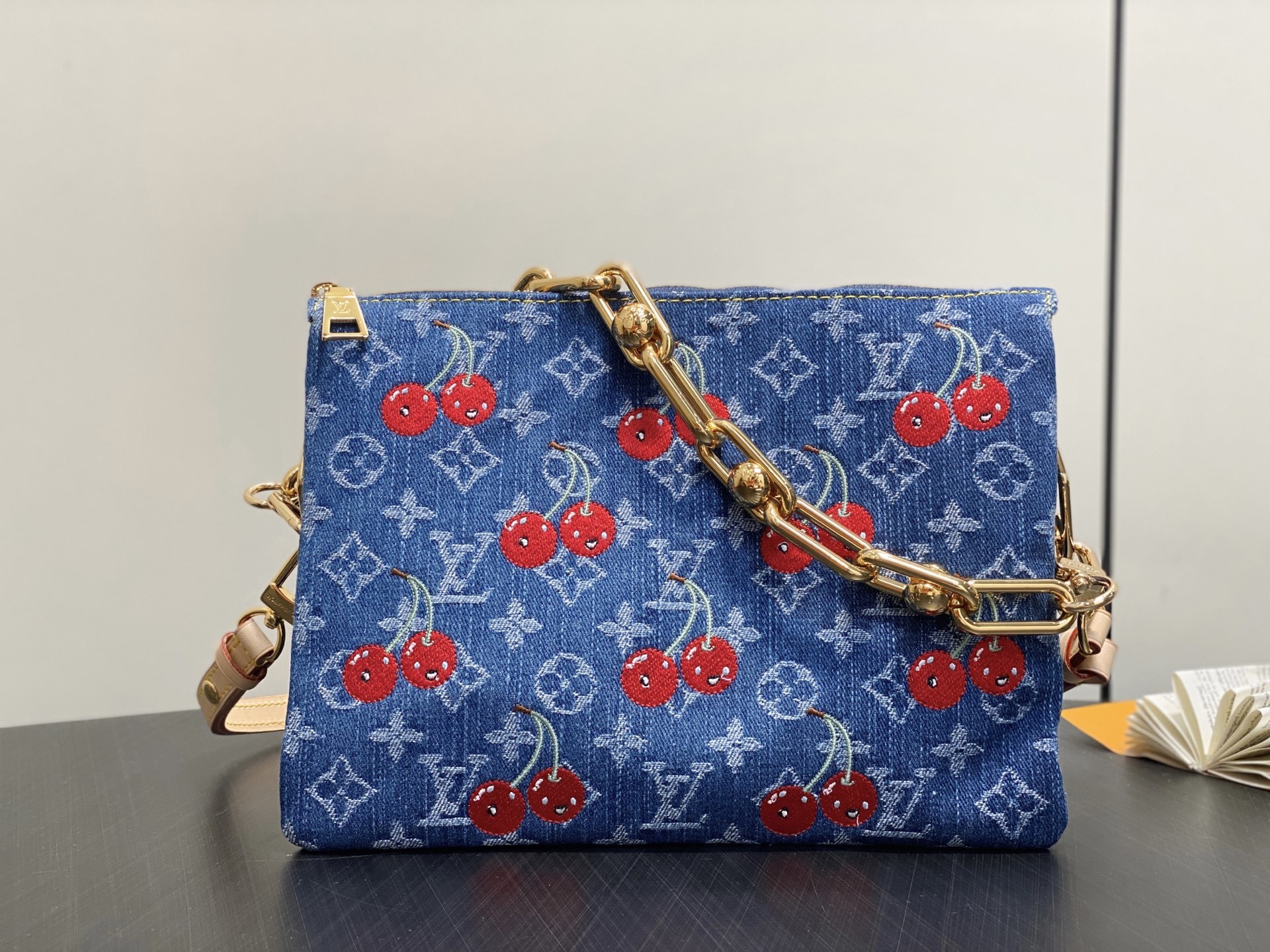 【顶级原单】M14978蓝色丹宁牛仔 刺绣樱桃链条包 LV x TM COUSSIN 小号手袋 牛仔/樱