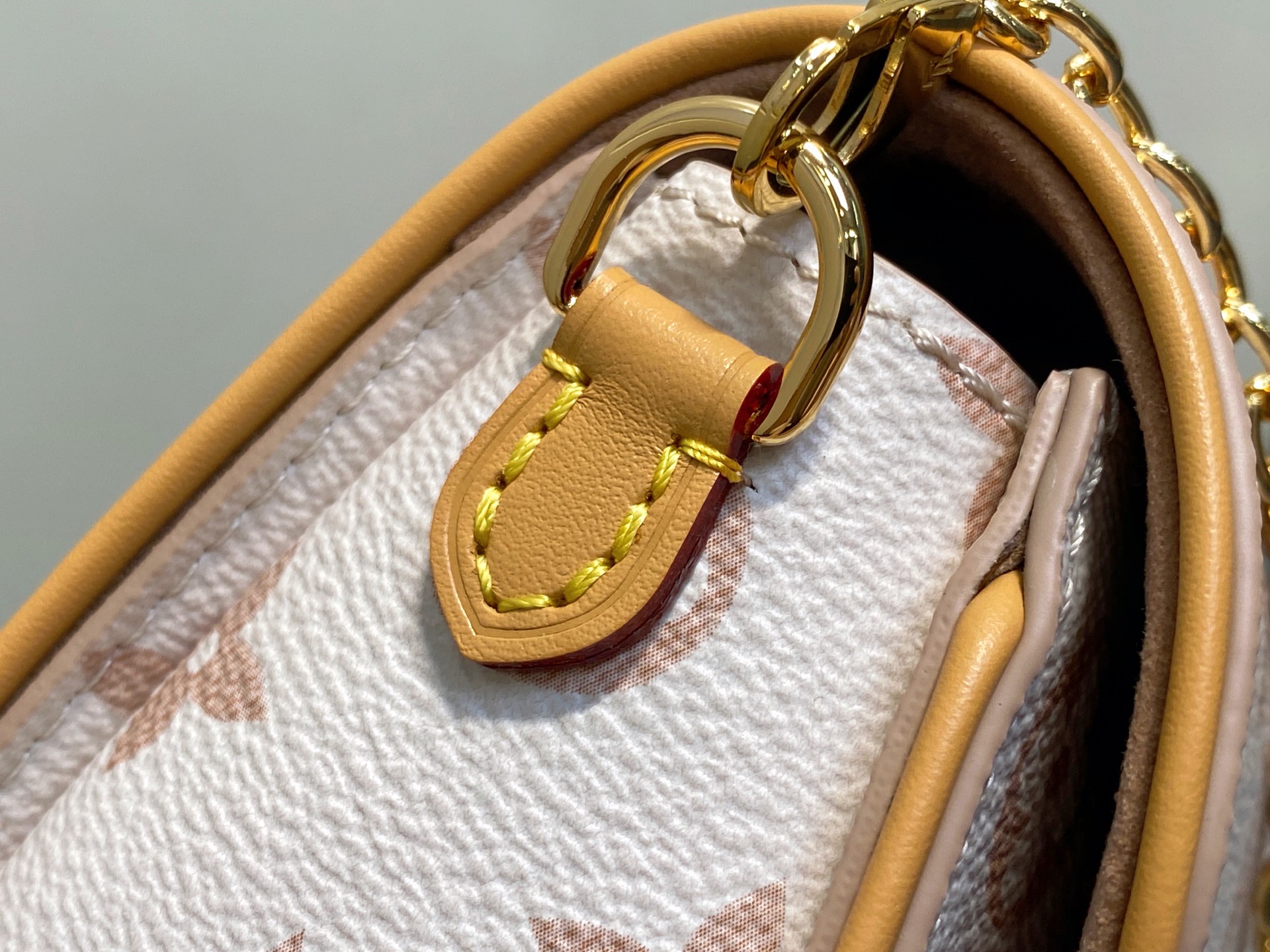 【顶级原单】M26583白花 链条包 Pochette Camille 手袋 本款 Pochette C