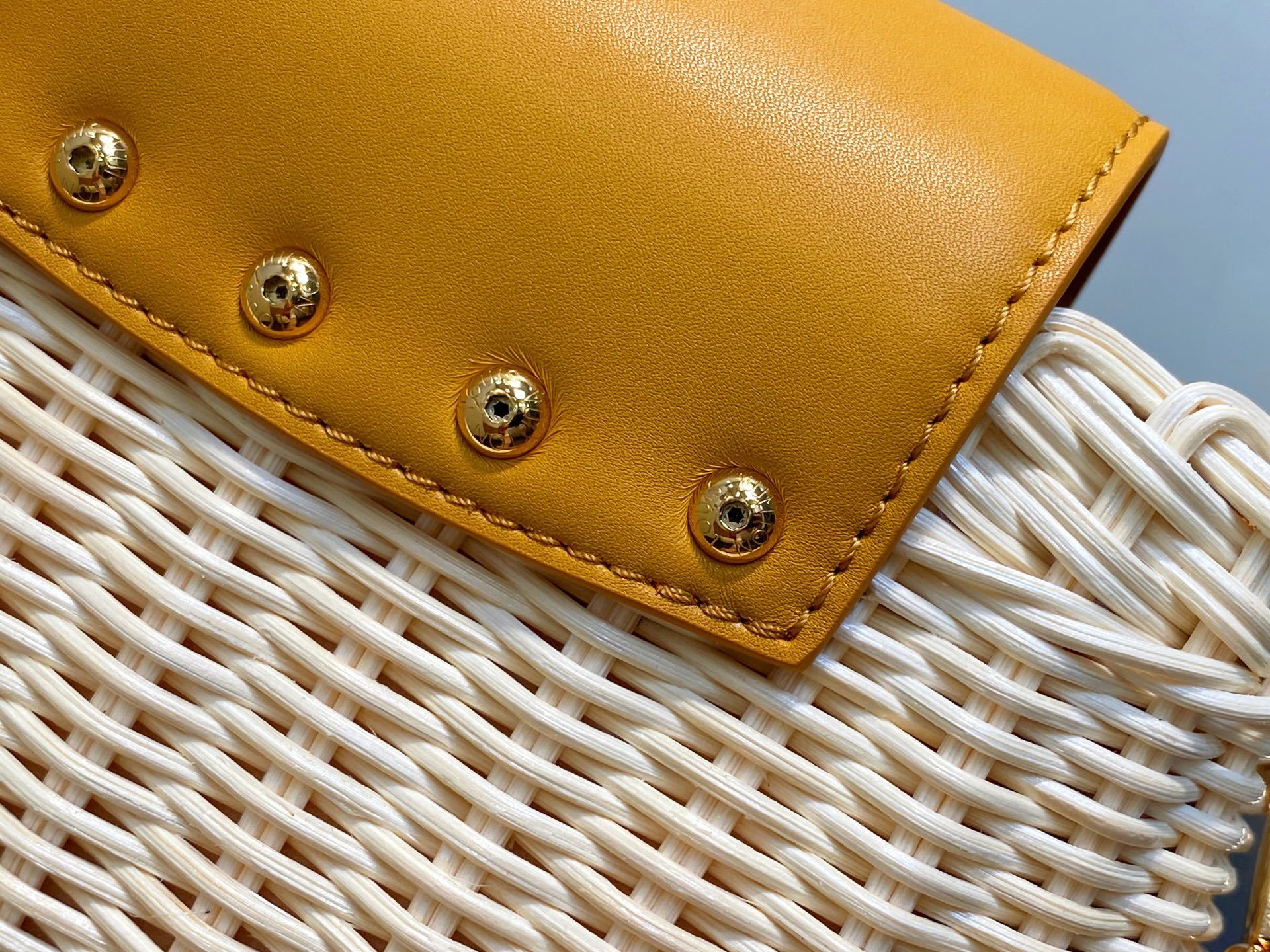 【顶级原单】M11617黄色编织 全皮cap那英款 CAPUCINES 迷你手袋 m11617 棕色 m