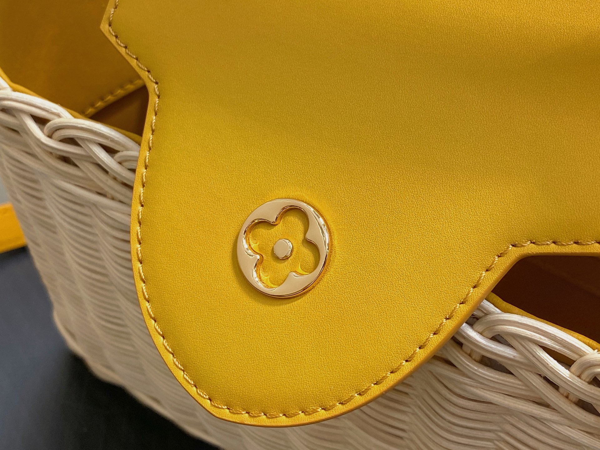 【顶级原单】M11617黄色编织 全皮cap那英款 CAPUCINES BB 手袋 m11617 棕色