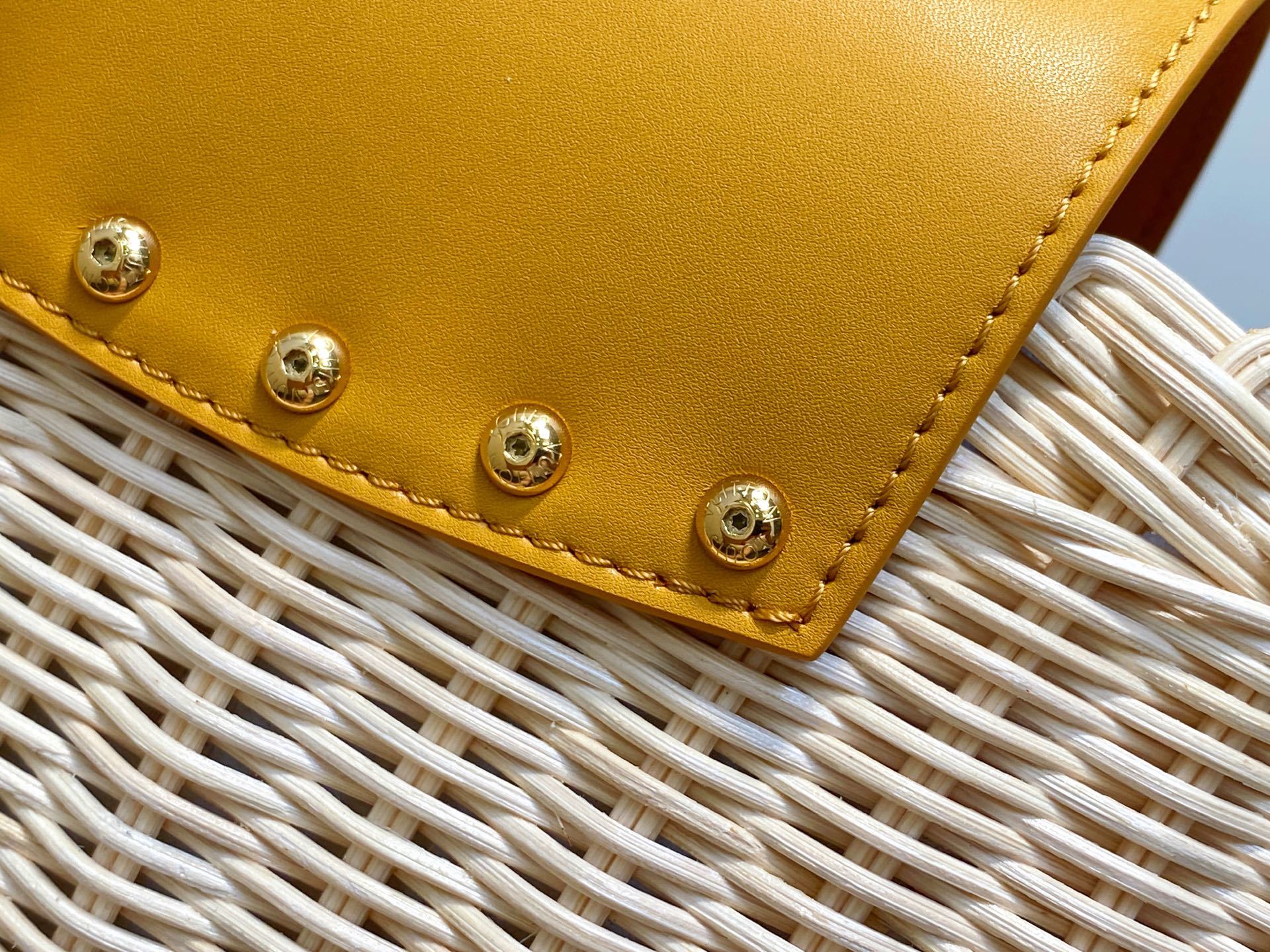 【顶级原单】M11617黄色编织 全皮cap那英款 CAPUCINES BB 手袋 m11617 棕色