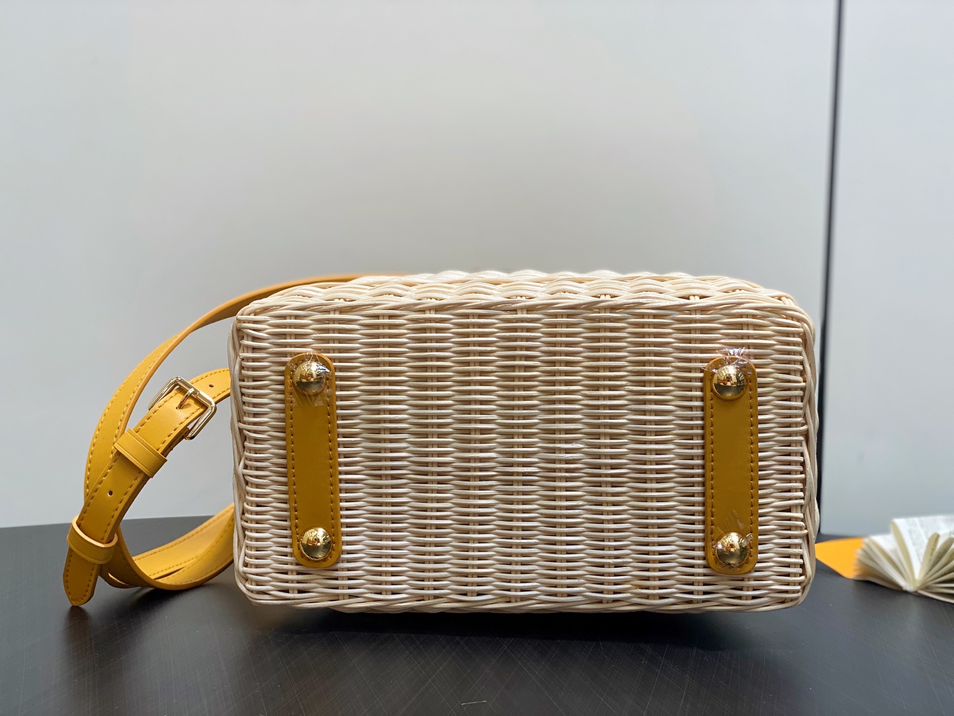 【顶级原单】M11617黄色编织 全皮cap那英款 CAPUCINES BB 手袋 m11617 棕色