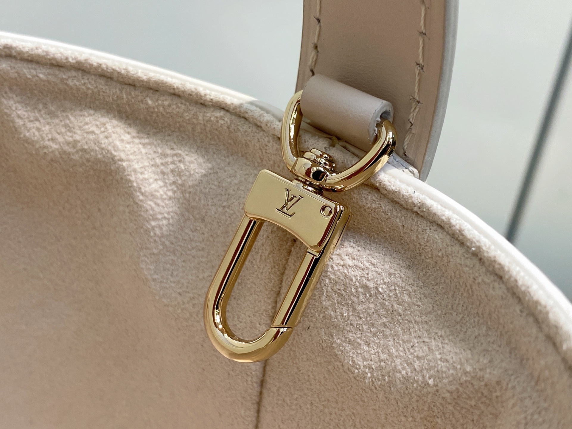 【顶级原单】M25673米白色渐变 全皮水桶包 All In BB 水桶手袋 出自 Dream 系列,令