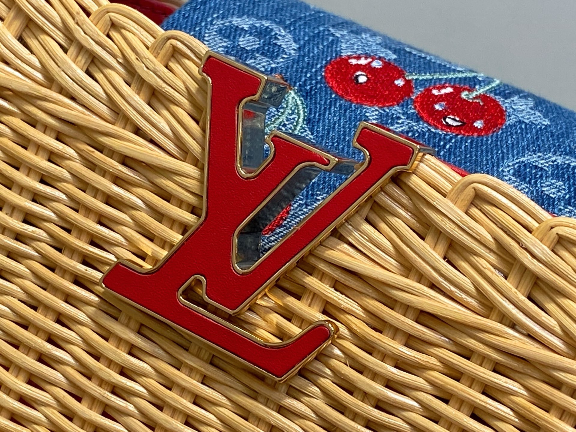 【顶级原单】M14295蓝色丹宁牛仔 刺绣樱桃cap那英款 Capucines 迷你手袋邂逅路易威登 x