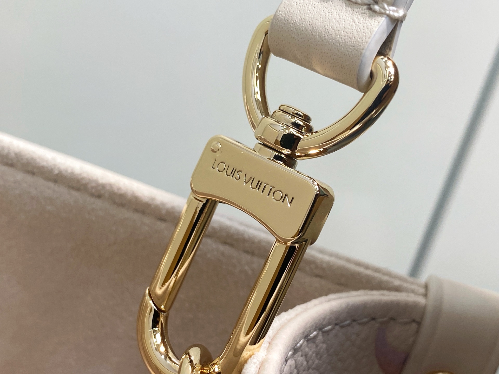 【顶级原单】M25770米白渐变 全皮四方包 当季新款 ONTHEGO 小号手袋 本款 OnTheGo