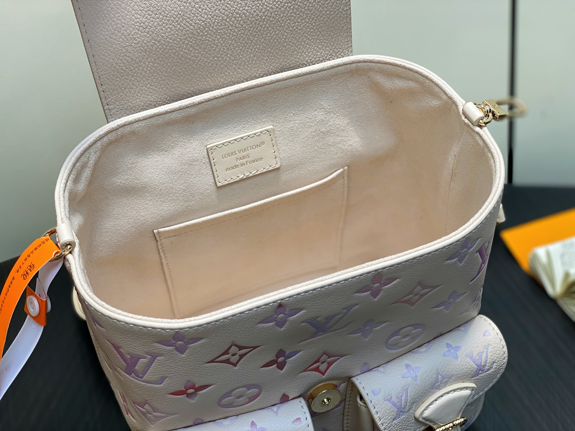 【顶级原单】M15113米白渐变 全皮压花双肩包系列 BACKUP 双肩包 M47072 本款 Back