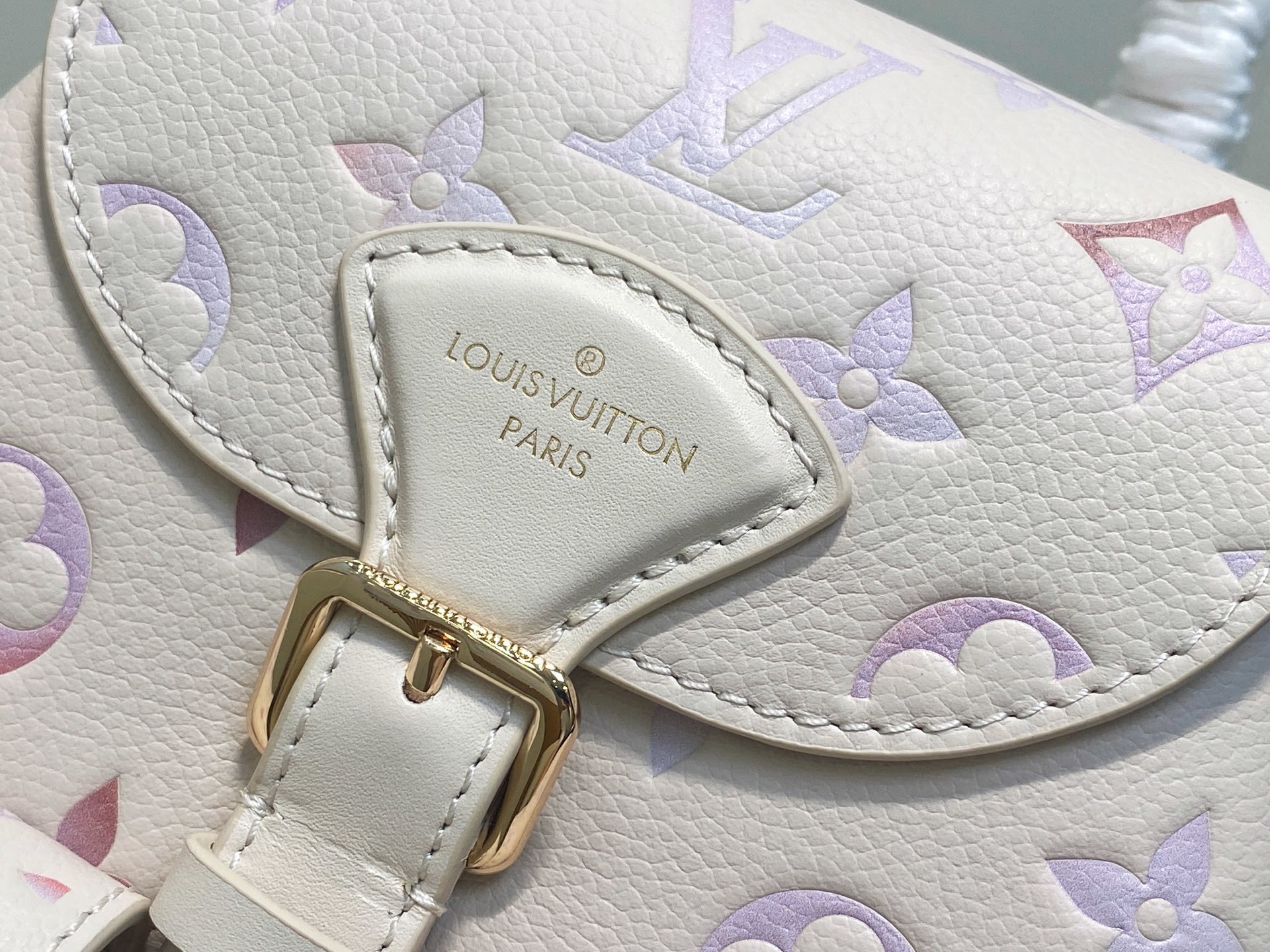 【顶级原单】M15113米白渐变 全皮压花双肩包系列 BACKUP 双肩包 M47072 本款 Back