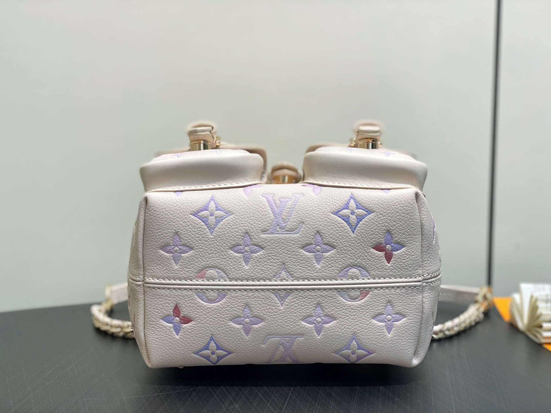 【顶级原单】M15113米白渐变 全皮压花双肩包系列 BACKUP 双肩包 M47072 本款 Back