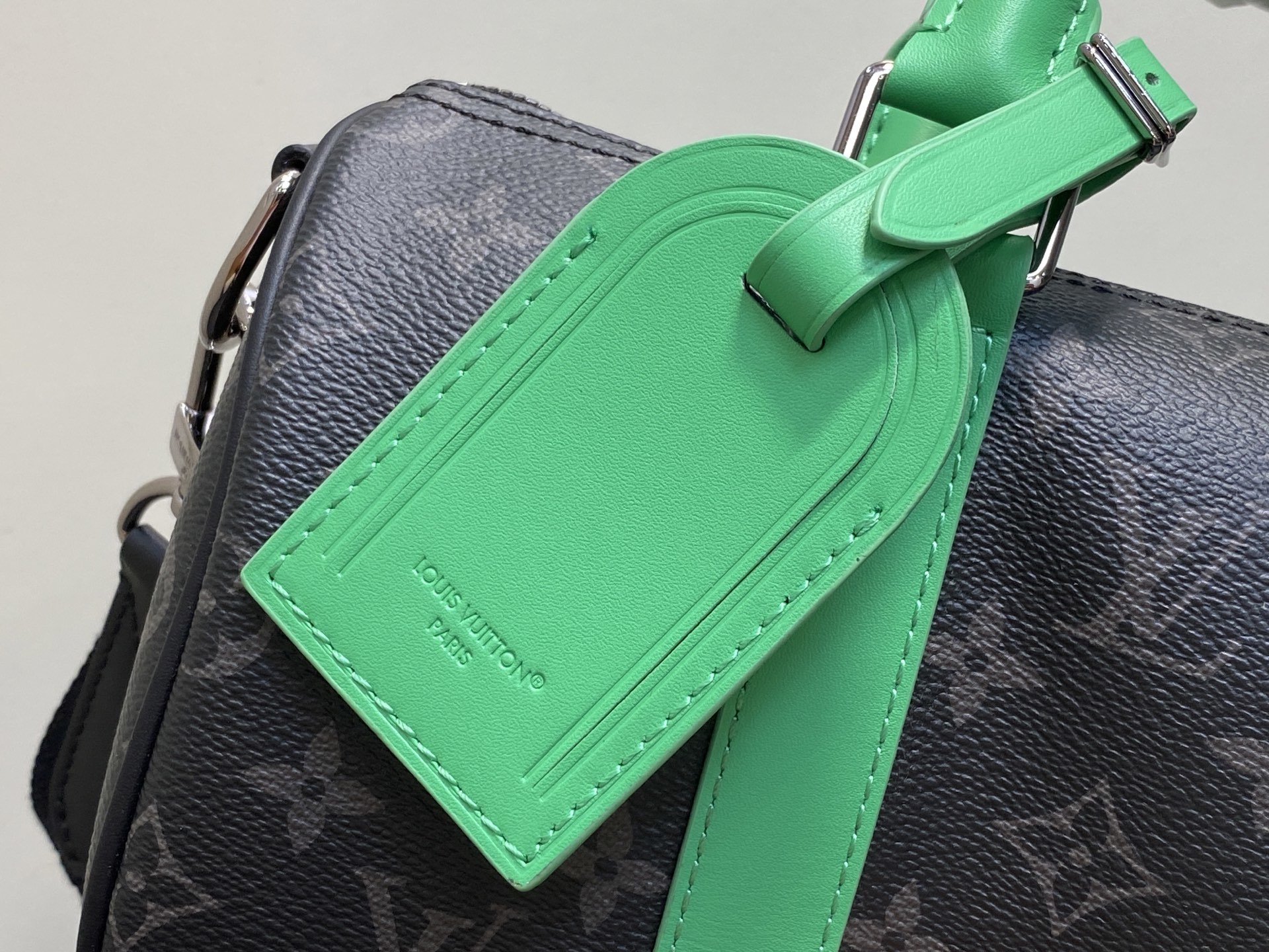 【顶级原单】M25885黑花/绿色 男包枕头包 KEEPALL BANDOULIÈRE 25 手袋 本款