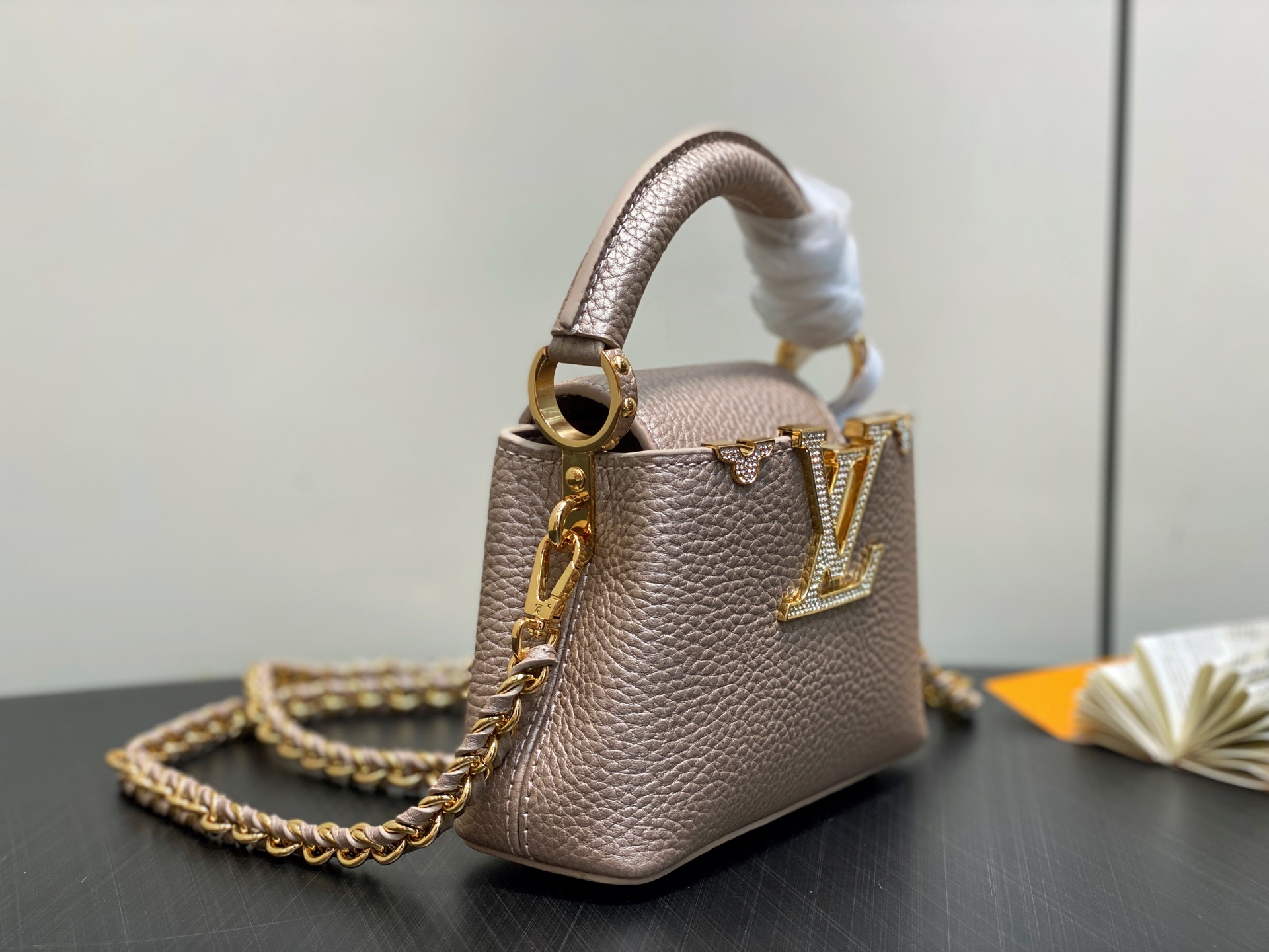 【顶级原单】M48865珠光拼金钻花冠 全皮cap那英款 超迷你 Capucines nano手袋 法国