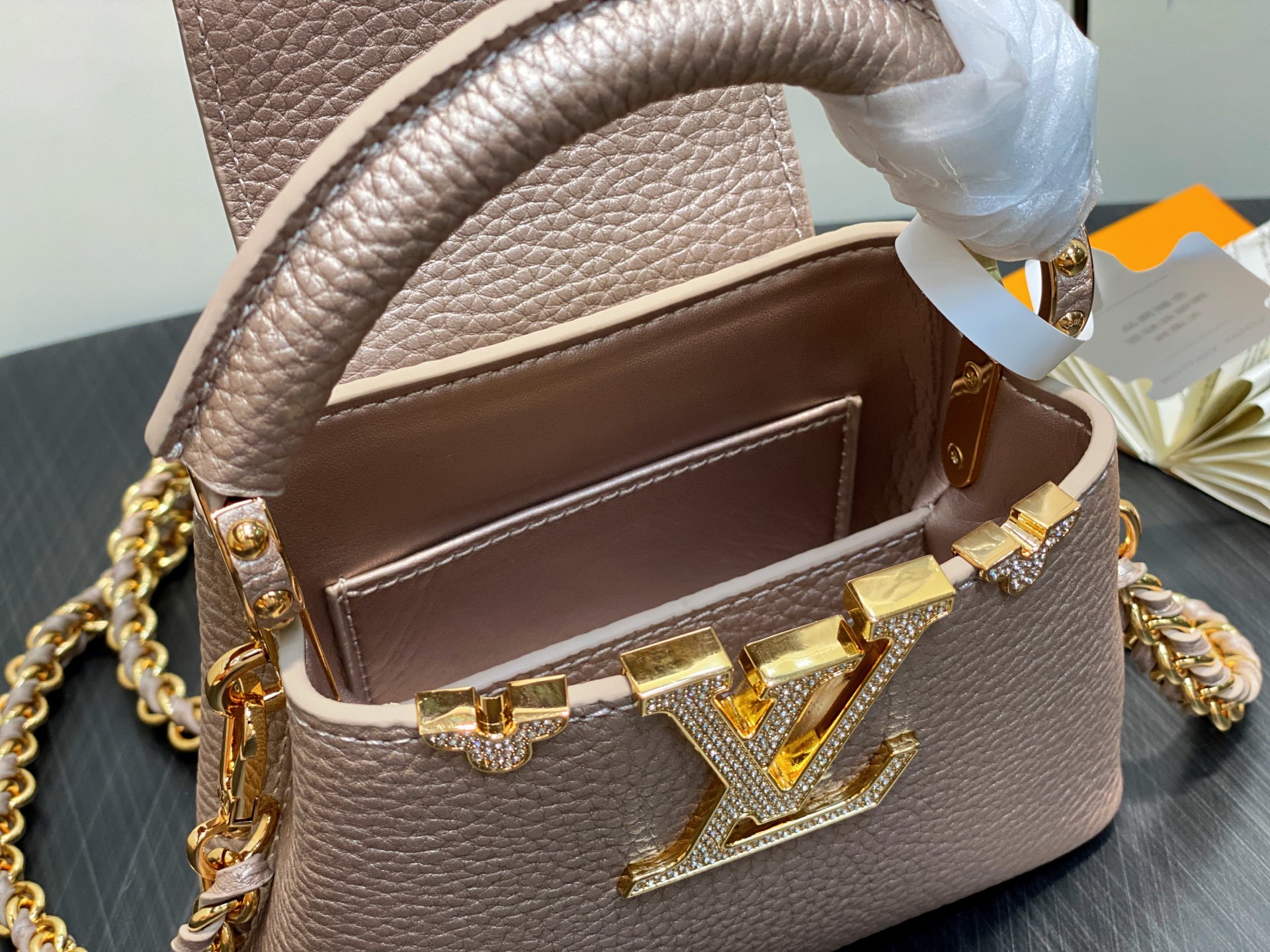 【顶级原单】M48865珠光拼金钻花冠 全皮cap那英款 超迷你 Capucines nano手袋 法国