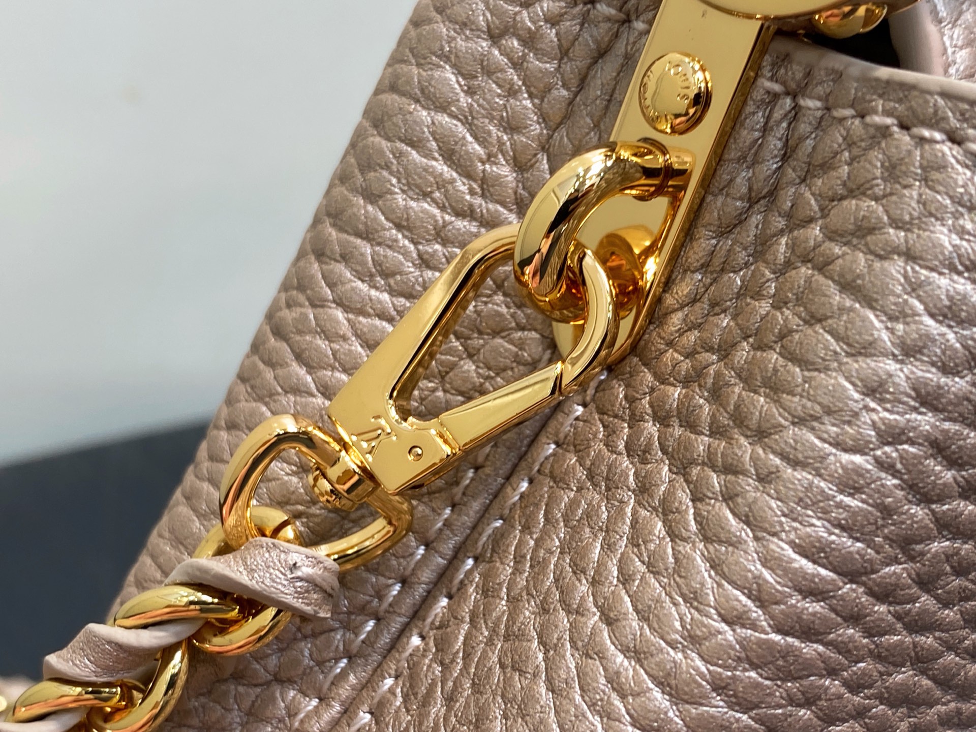 【顶级原单】M48865珠光拼金钻花冠 全皮cap那英款 超迷你 Capucines nano手袋 法国