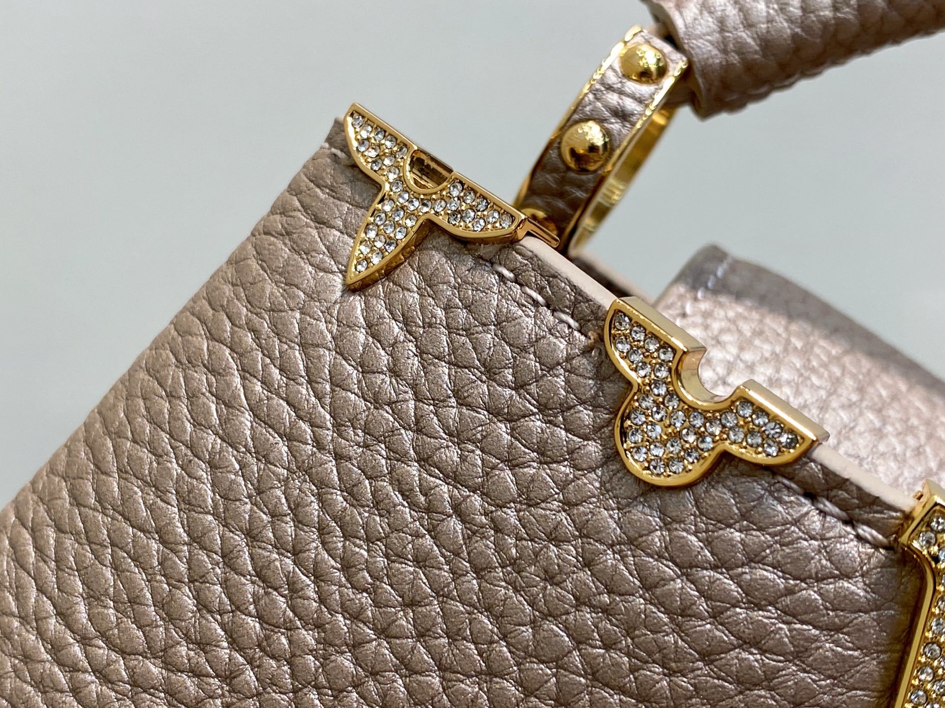 【顶级原单】M48865 珠光拼金钻花冠 全皮cap那英款 Capucines 迷你手袋 法国进口小牛皮