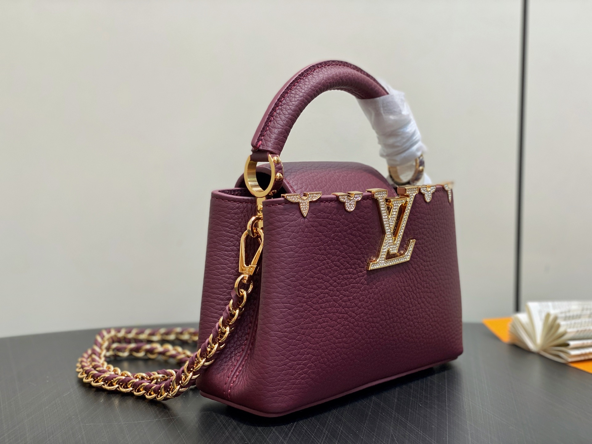 【顶级原单】M48865酒红拼金钻花冠 全皮cap那英款 Capucines 迷你手袋 法国进口小牛皮,