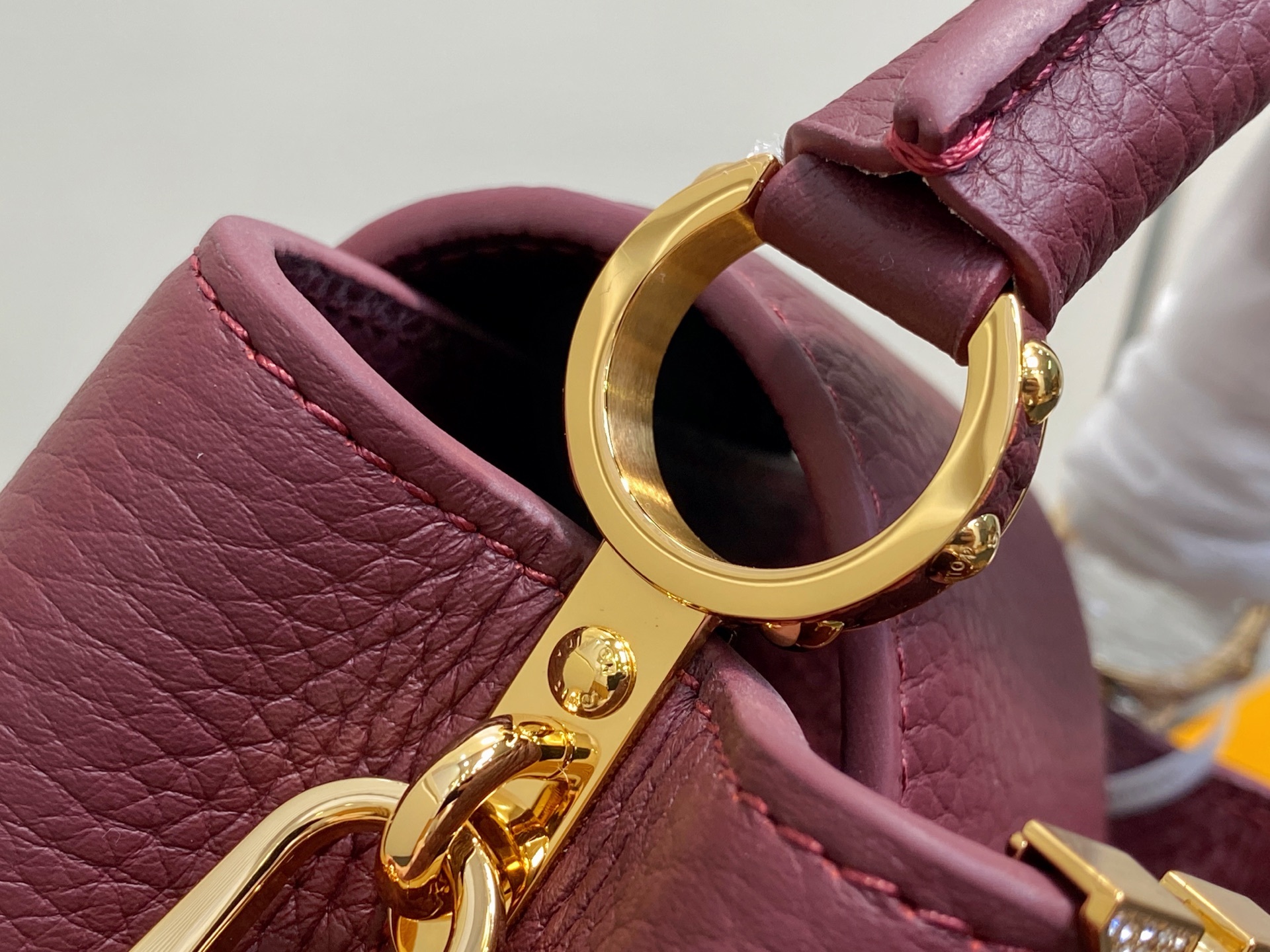 【顶级原单】M48865酒红拼金钻花冠 全皮cap那英款 Capucines 迷你手袋 法国进口小牛皮,