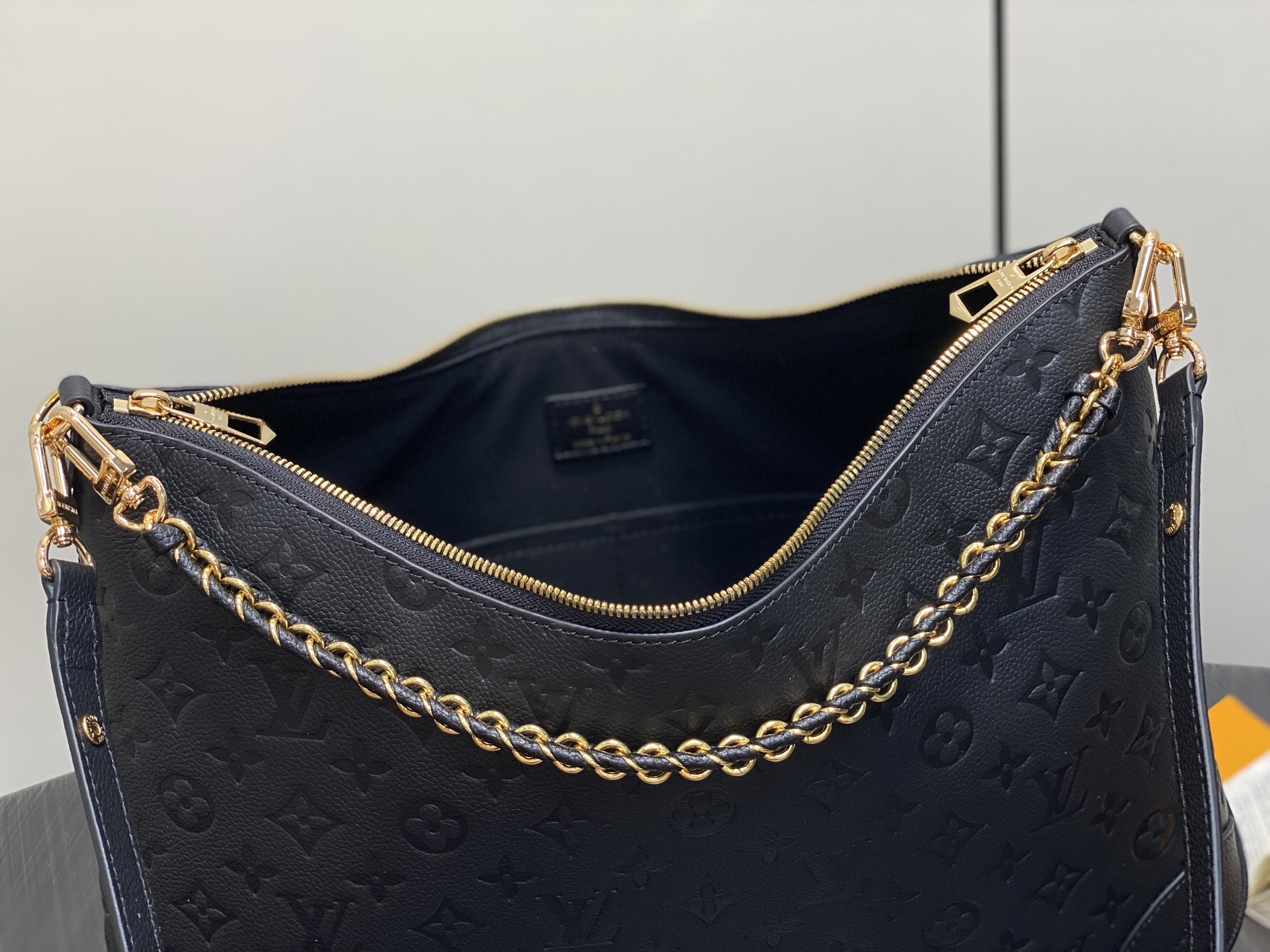 【顶级原单】M13706黑色 全皮压花链条牛角包 KOREA PRE-LAUNCH 大号手袋 M1370
