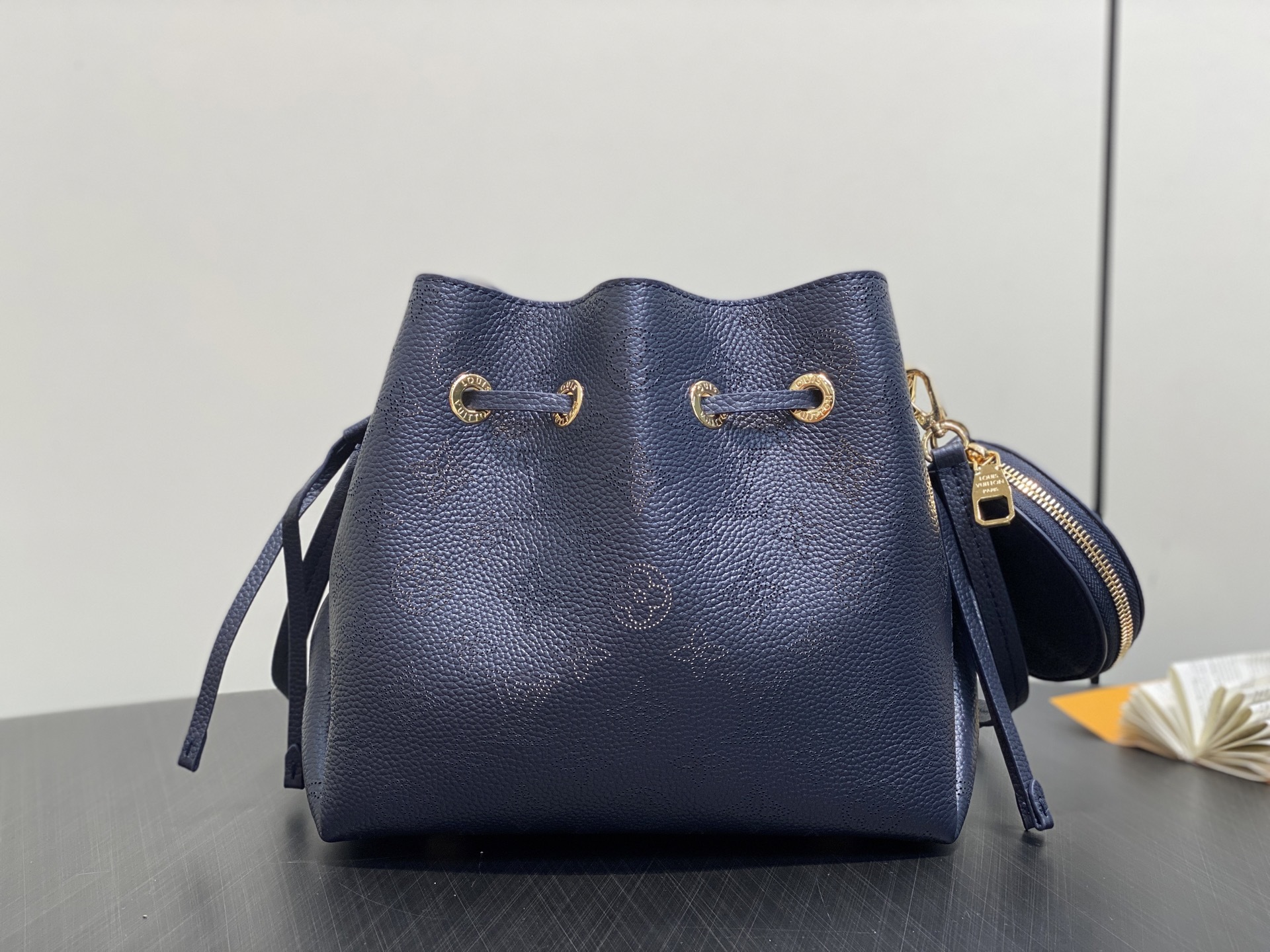 【顶级原单】M14315深蓝/镂空 全皮水桶包 BELLA 手袋 M57070 本款 Bella 手袋为