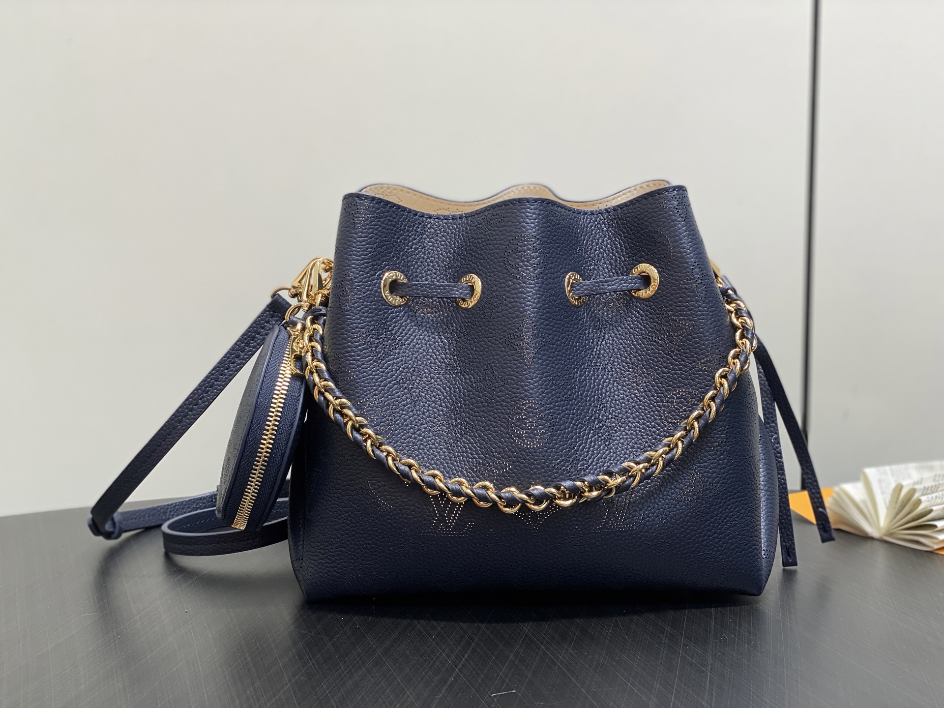 【顶级原单】M14315深蓝/镂空 全皮水桶包 BELLA 手袋 M57070 本款 Bella 手袋为