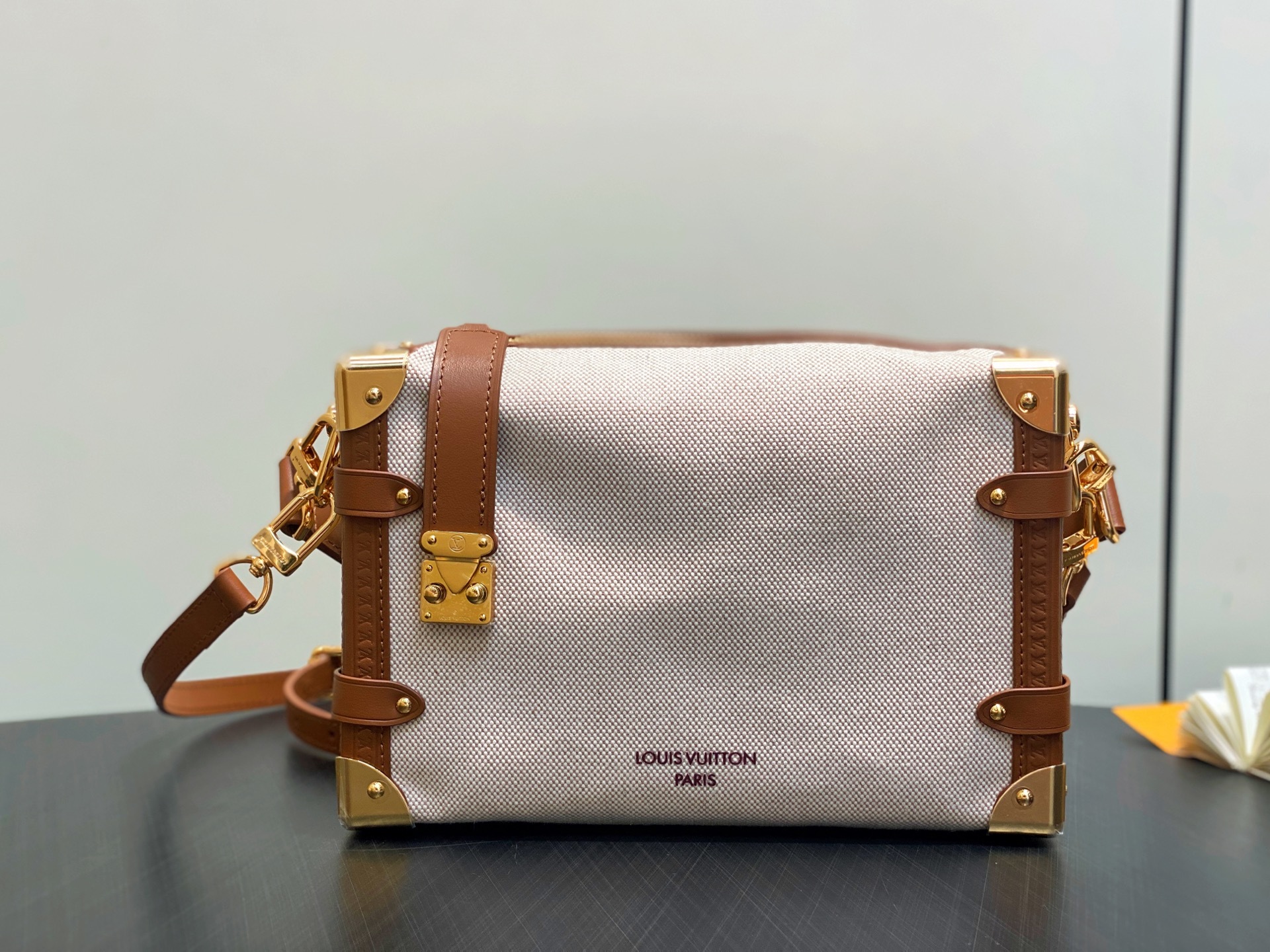 【顶级原单】M14411米白色 帆布软盒子 本款 Side Trunk 中号手袋 出自 Natural