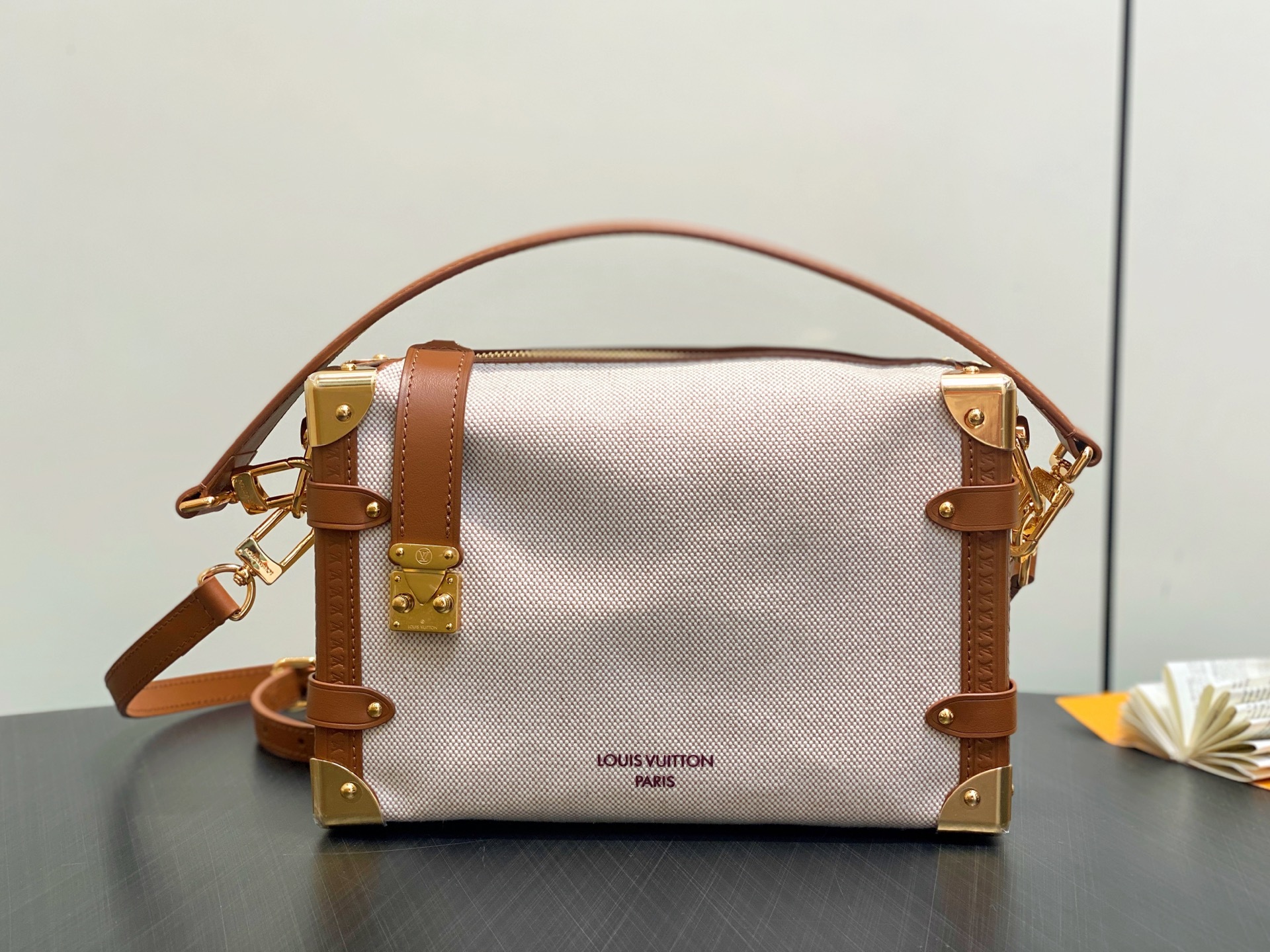 【顶级原单】M14411米白色 帆布软盒子 本款 Side Trunk 中号手袋 出自 Natural