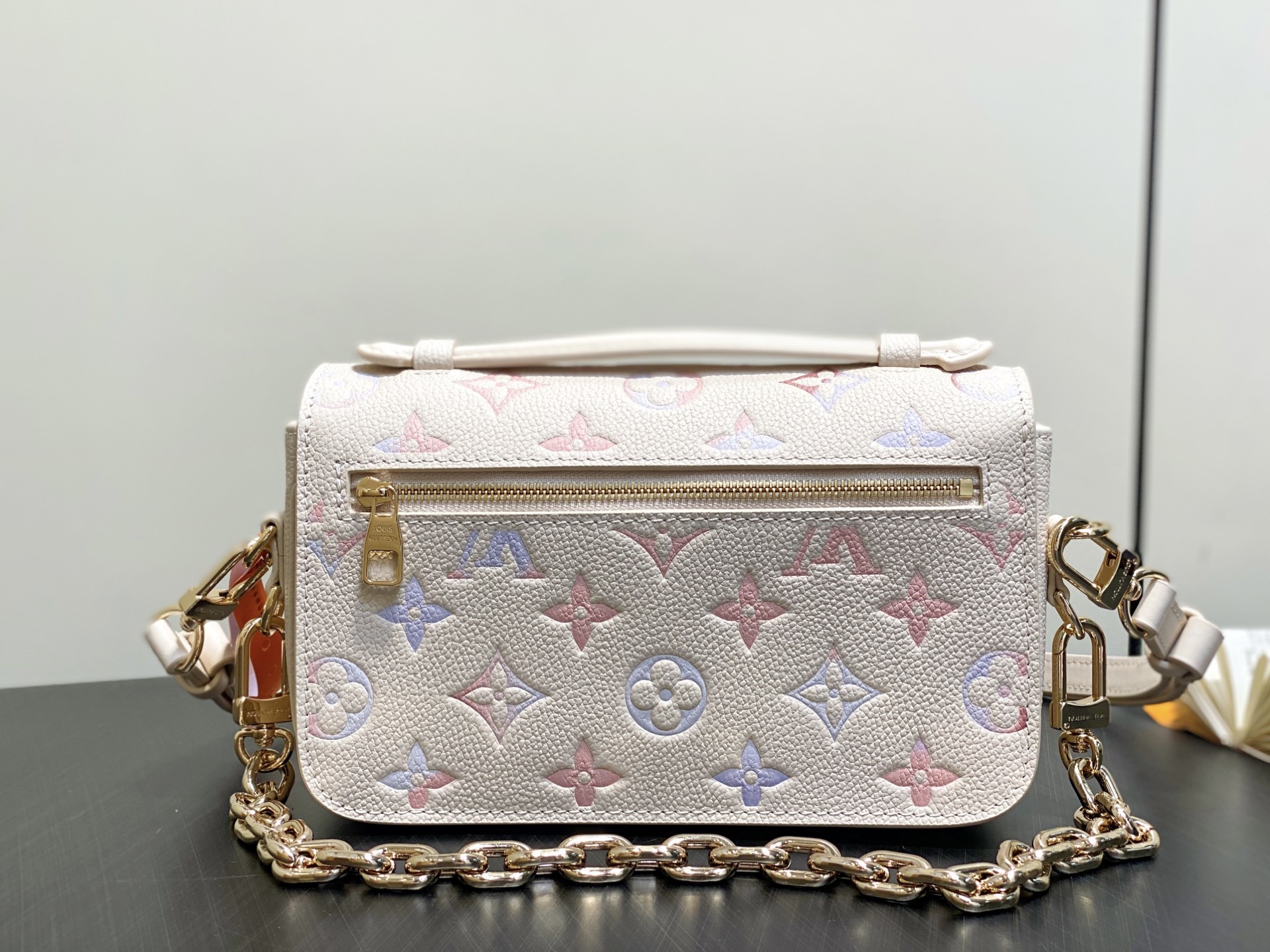 【顶级原单】M25682米白渐变色 全皮链条包邮差包 当季新款 POCHETTE MÉTIS EAST